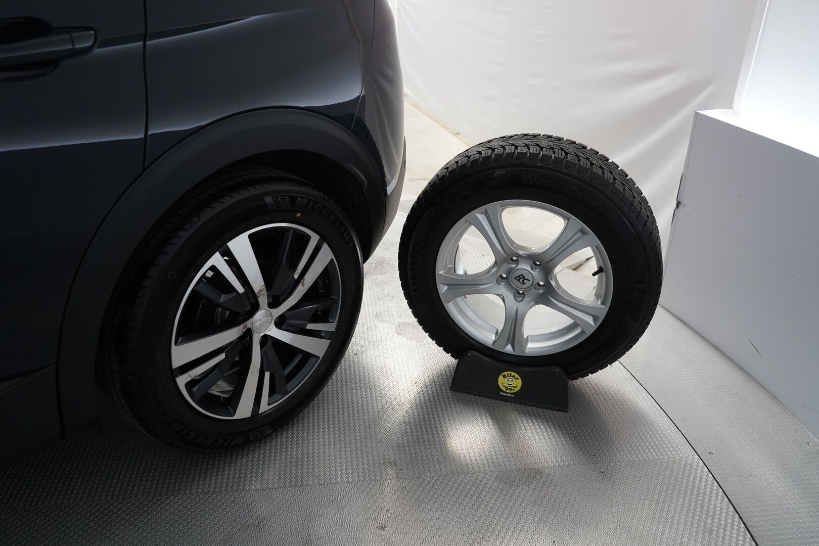 Peugeot 3008 2017 Allure BlueHDi 120 Automaatti - Webasto | Kamera | Vakkari | Tutkat | 2x renkaat | Juuri huollettu | Seuraava katsastus 04/2027