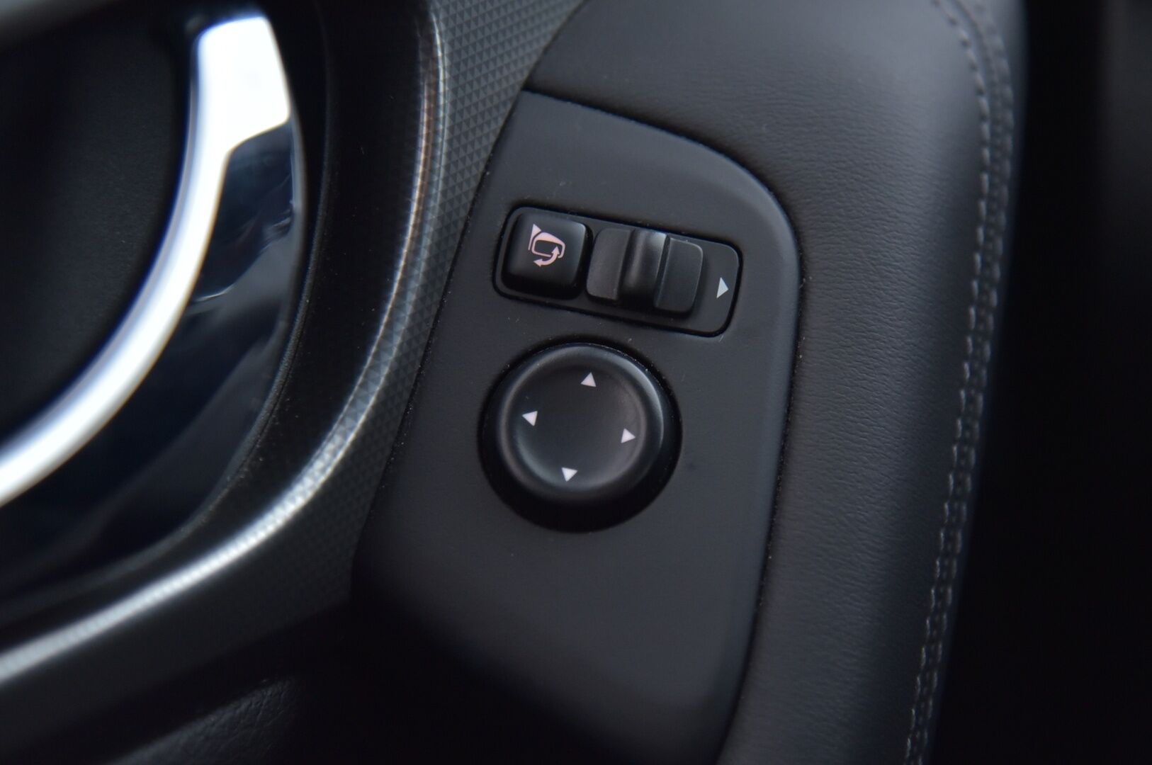 Nissan Qashqai 2018 DIG-T 115 Tekna+ 2WD Xtronic Bose * Nahkat / 360-Kamera / Vetokoukku / Lasikatto / Kaistavahti * - * Vähän ajettu / Hyvin pidetty *