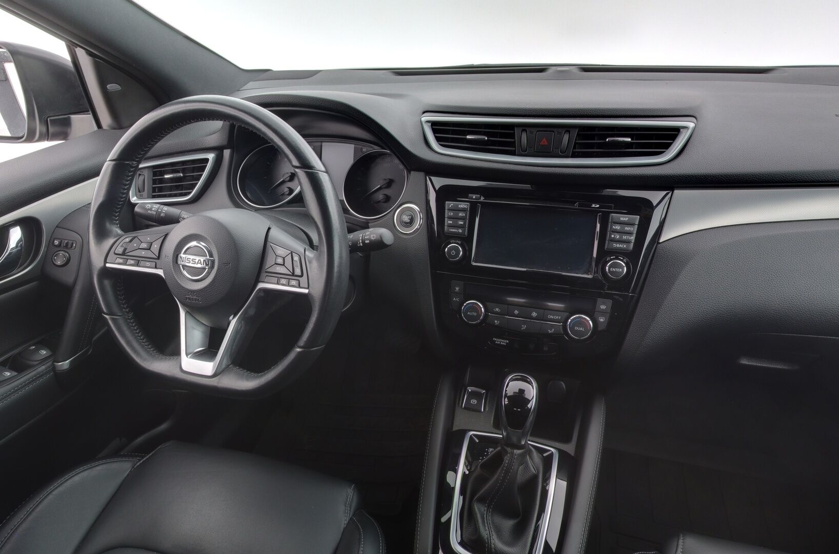 Nissan Qashqai 2018 DIG-T 115 Tekna+ 2WD Xtronic Bose * Nahkat / 360-Kamera / Vetokoukku / Lasikatto / Kaistavahti * - * Vähän ajettu / Hyvin pidetty *