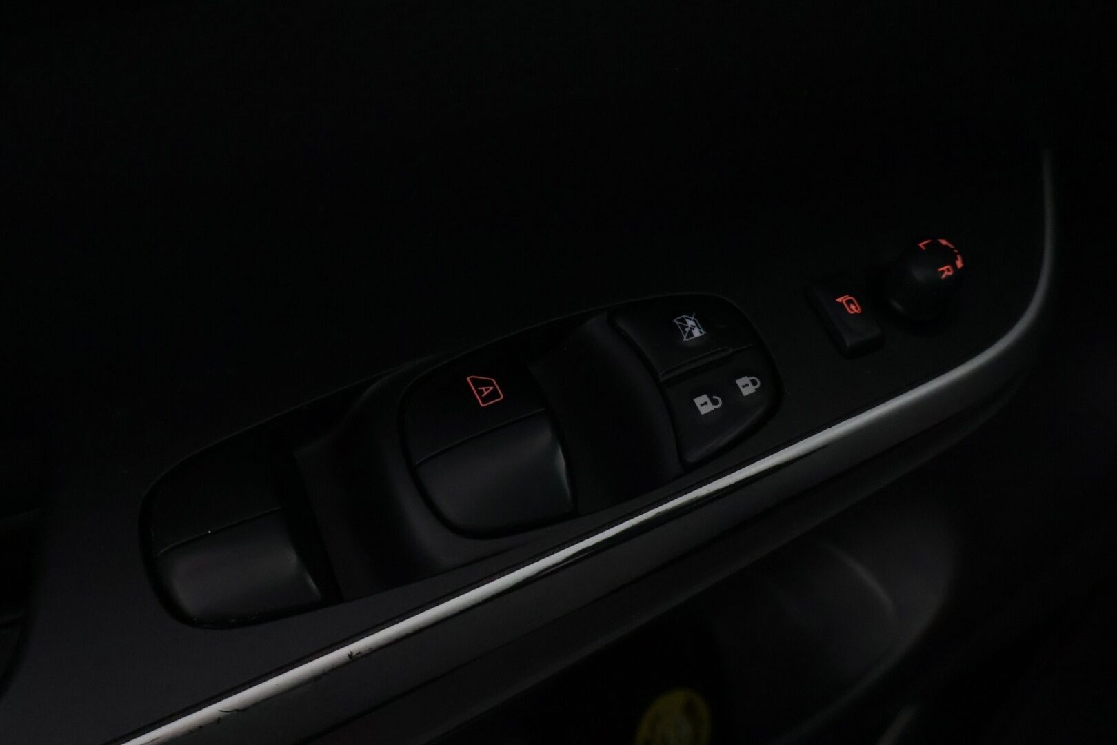 Nissan Navara 2018 Double Cab 2,3 dCi EURO6 190hp AT Tekna 2 seats - *Suomi-auto | PA-lämmitin | Vakkari | 360-kamera | Vetokoukku | Navigointi | Lisävalot | 2x Renkaat & Vanteet | Lavanpäällinen | Kattava huoltohistoria*