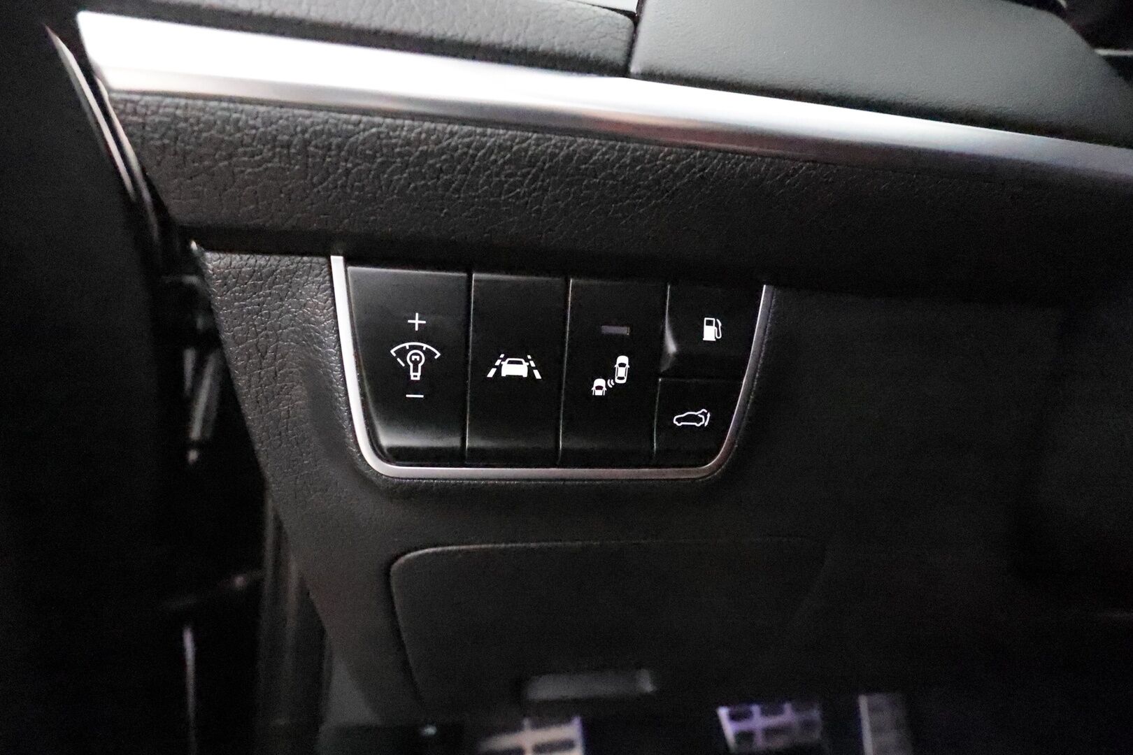 Kia Stinger 2018 2,0 T-GDI RWD GT-Line A/T - | Adapt.Vakkari | HUD | Punainen Nahkasisusta | Kattoluukku | 360-Kamera | Ilmastoidut penkit | H/K |