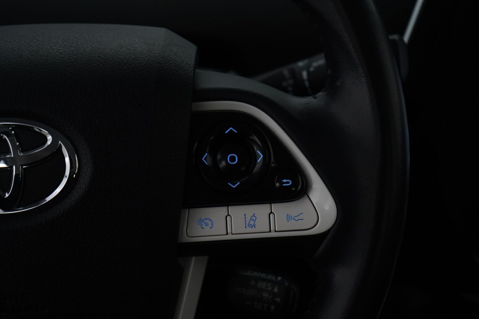 Toyota Prius Plug-in 2017 Solar *Kamera / Paneelit / Lohko+sisähaara / Vakionopeudensäädin / Bluetooth / Navi* - Suomi-auto / Merkkihuollot / Aurinkopaneelit / Kahdet OEM Vanteet / Kahdet kaapelit - HULLU BLACKWEEK KORKOTARJOUS 2,49%