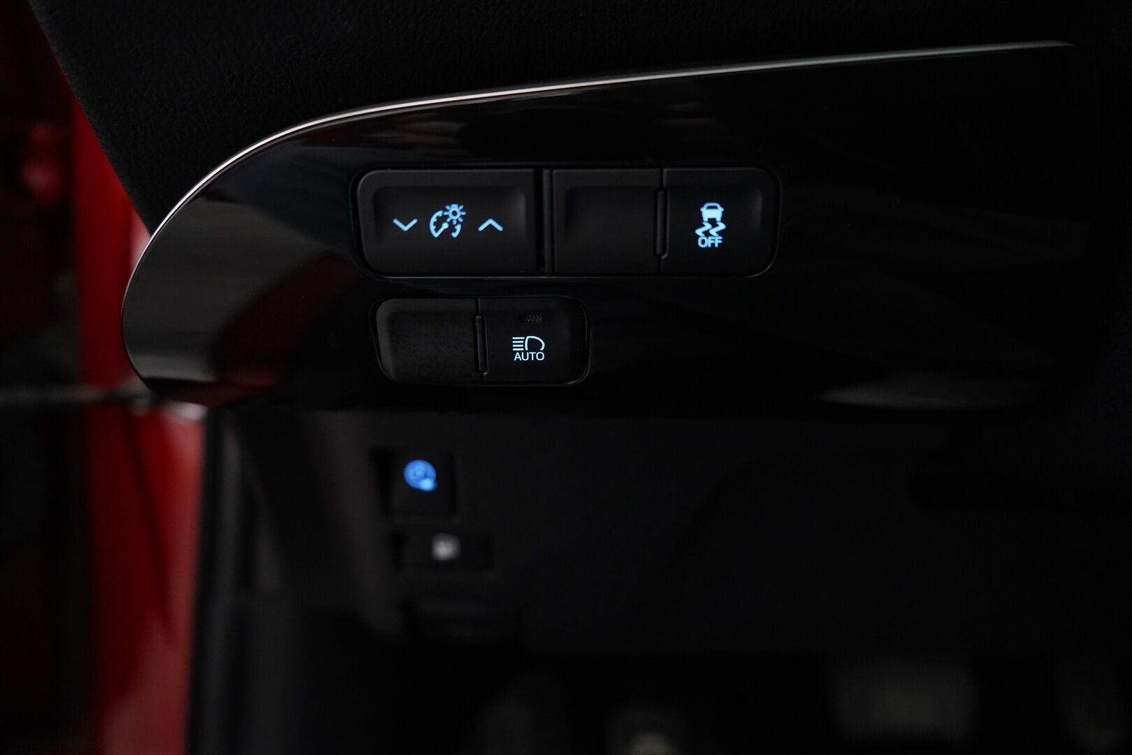 Toyota Prius Plug-in 2017 Solar *Kamera / Paneelit / Lohko+sisähaara / Vakionopeudensäädin / Bluetooth / Navi* - Suomi-auto / Merkkihuollot / Aurinkopaneelit / Kahdet OEM Vanteet / Kahdet kaapelit