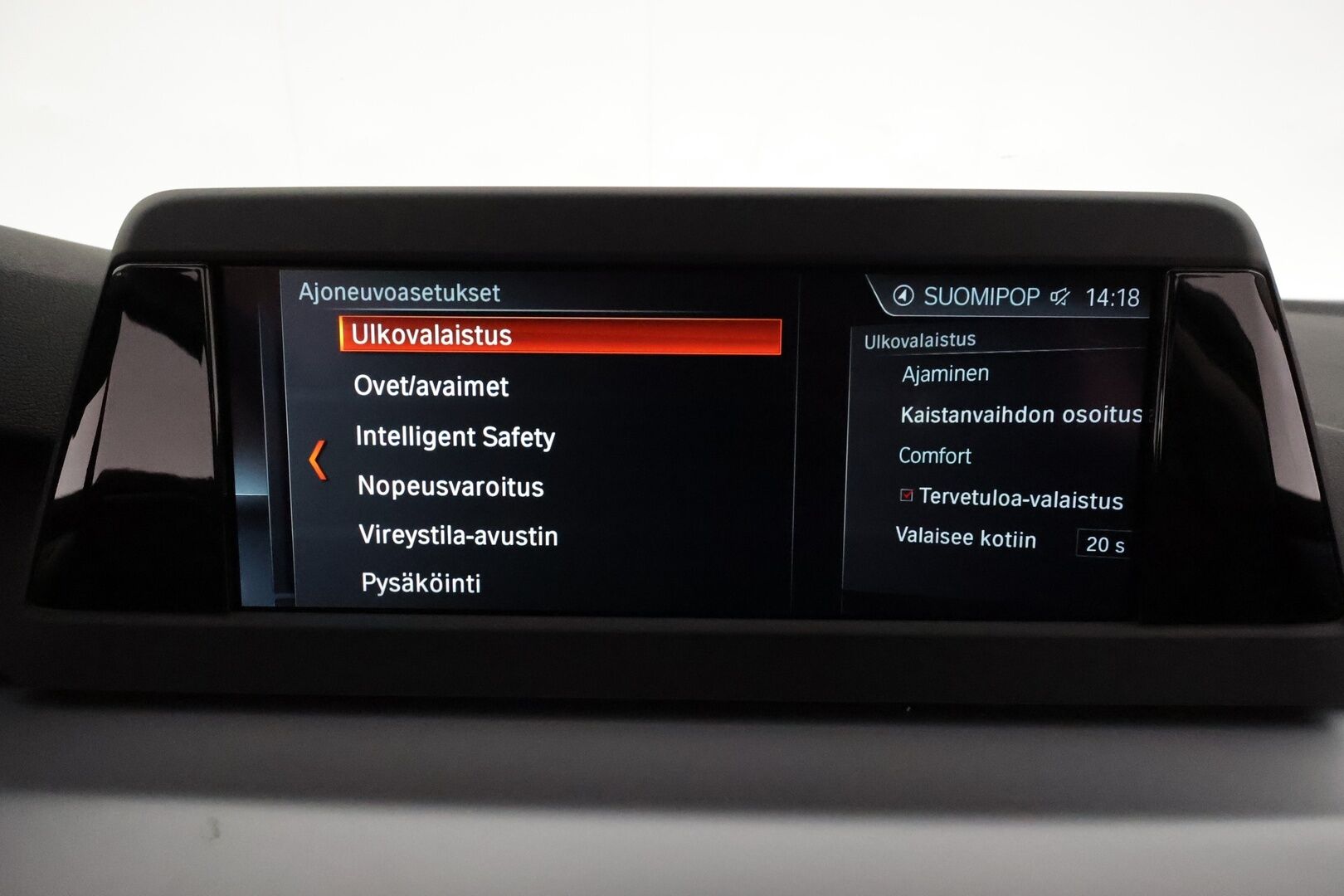 BMW 520 2018 G30 Sedan 520d A xDrive Business *Vakkari / Webasto / LED / P.tutkat / Nahat / Digimittaristo* - Suomi-auto / Kahdet renkaat aluvanteilla - HULLUT VÄLIPÄIVÄT KORKOTARJOUS 2,49%