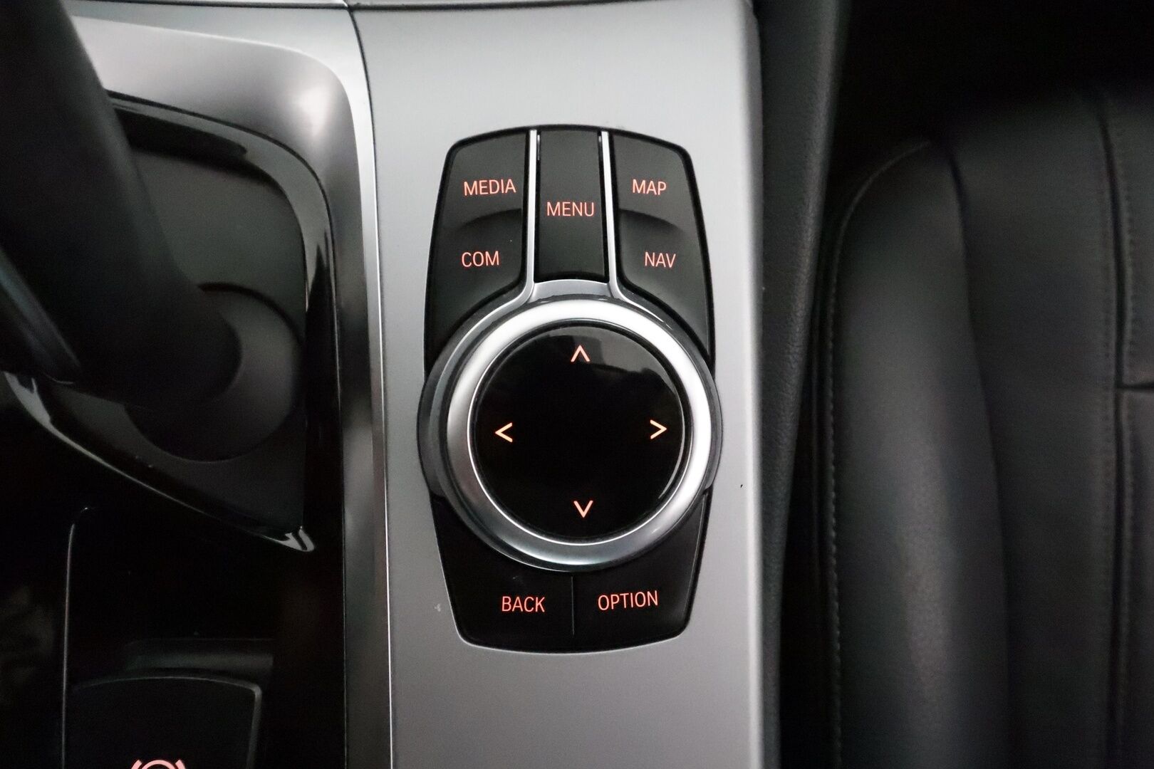 BMW 520 2018 G30 Sedan 520d A xDrive Business *Vakkari / Webasto / LED / P.tutkat / Nahat / Digimittaristo* - Suomi-auto / Kahdet renkaat aluvanteilla - Osta nyt, maksa vasta ensi vuonna