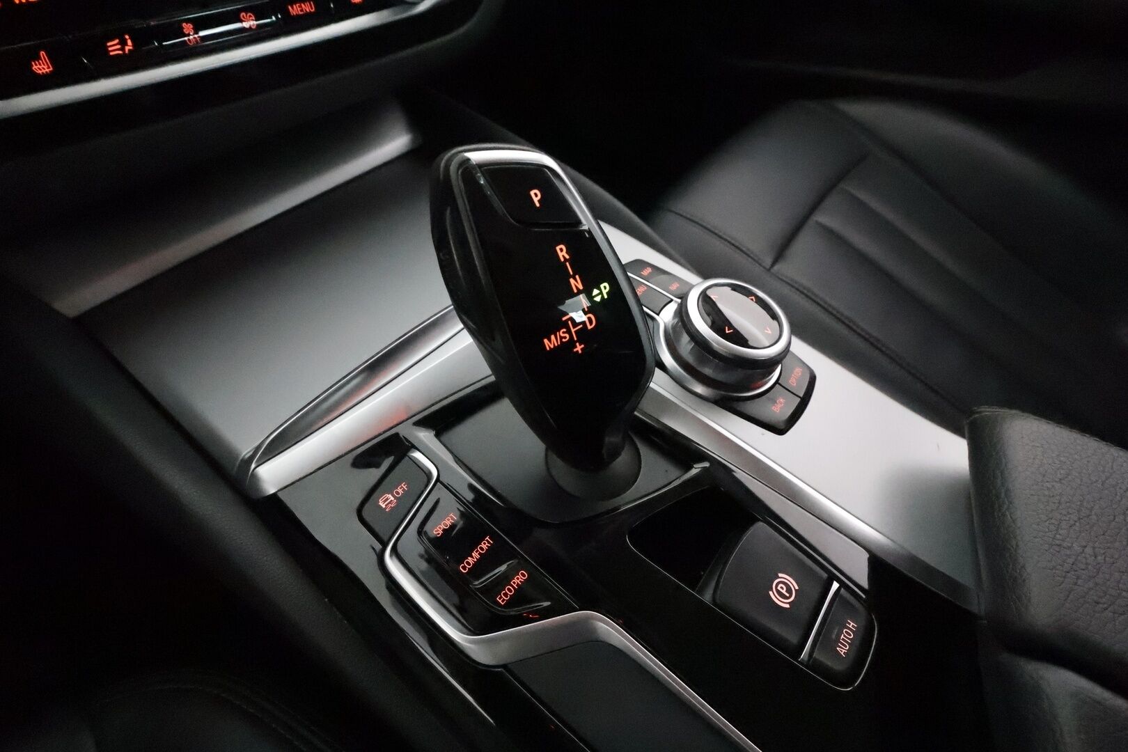 BMW 520 2018 G30 Sedan 520d A xDrive Business *Vakkari / Webasto / LED / P.tutkat / Nahat / Digimittaristo* - Suomi-auto / Kahdet renkaat aluvanteilla - Osta nyt, maksa vasta ensi vuonna