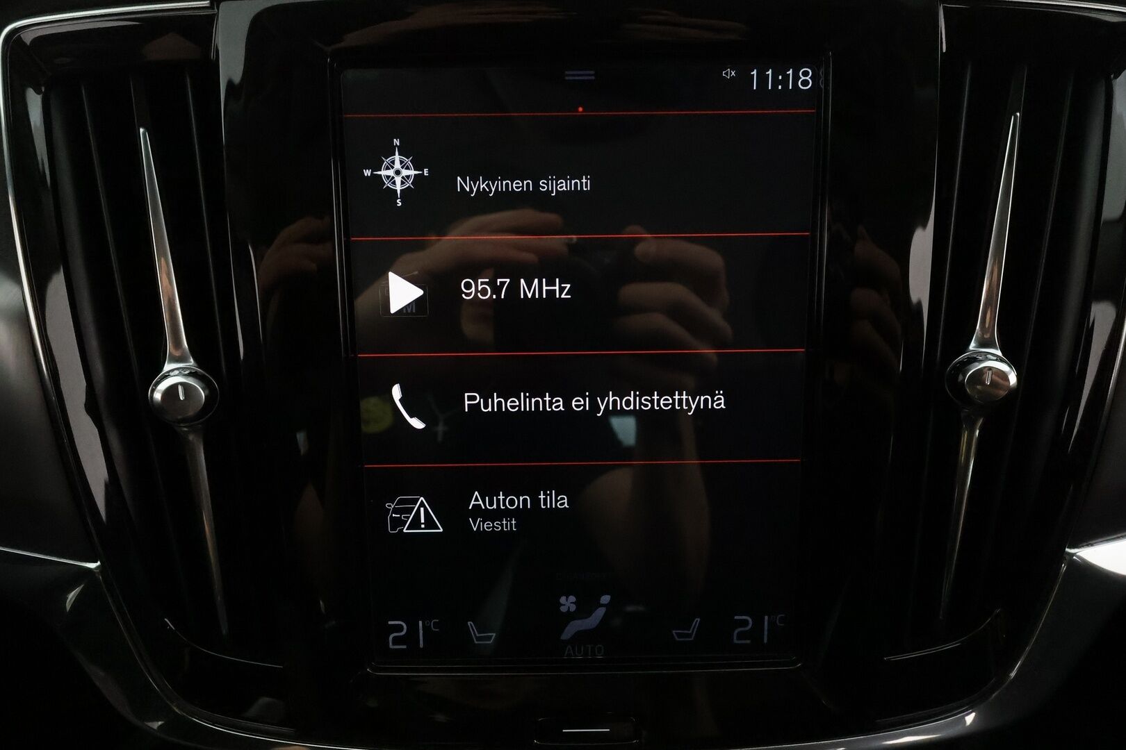 Volvo V90 2018 D3 Momentum aut **Webasto / koukku / Adapt.Vakkari / Full-LED / P.Kamera / Navi / Kaistavahti** - Suomi-auto / KeylessGo / 2x Renkaat