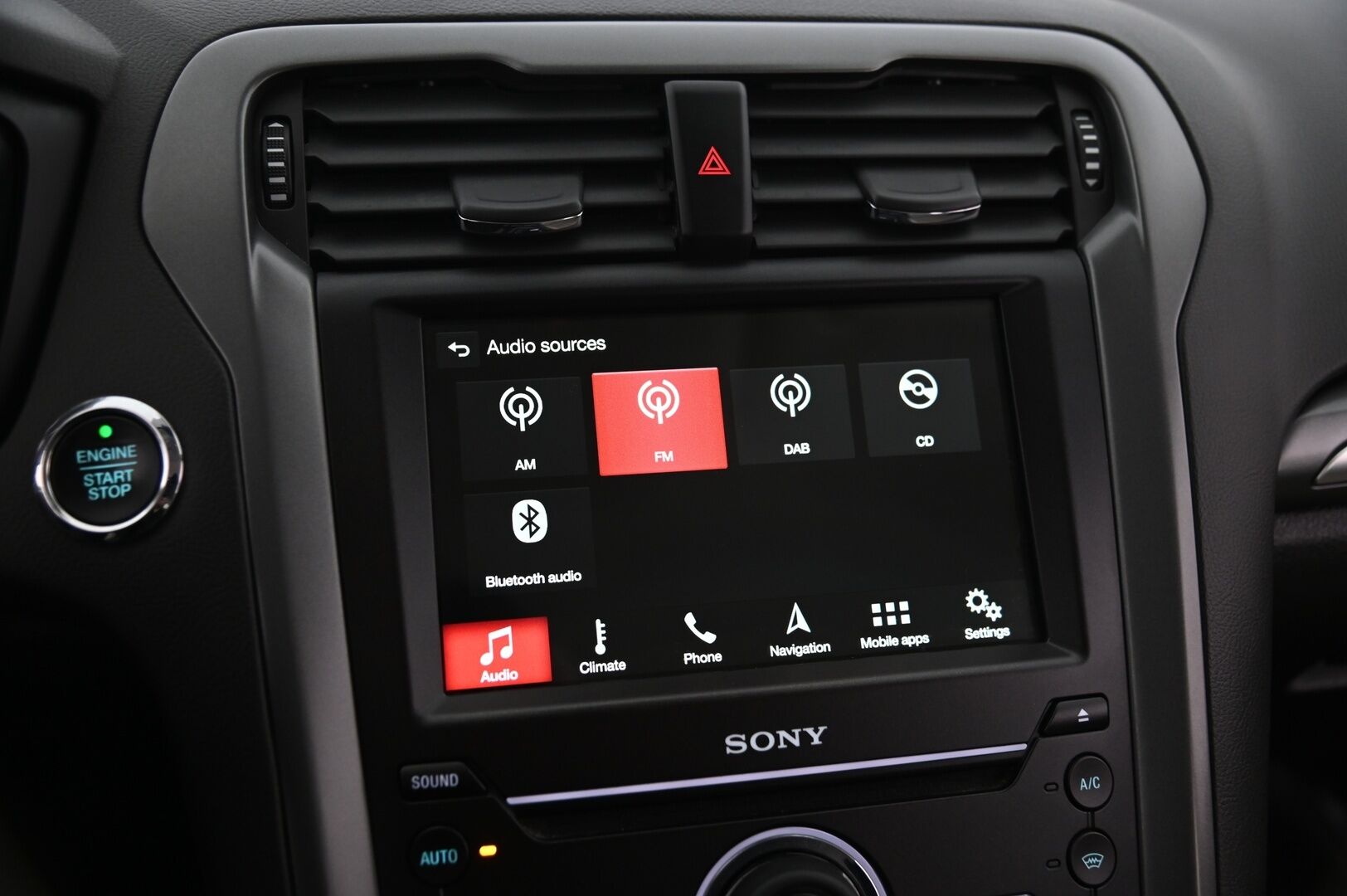 Ford Mondeo 2018 2,0 TDCi 150hv PowerShift Titanium 5D*Vaalea nahkasisuta / Kuskin penkki muistilla / ilmastoidut etuistuimet / Navi* - *Ilmastoidut penkit / Suomi-auto / Juuri tullut / Siisti* - HULLUT JOULUT KORKOTARJOUS 2,49% 