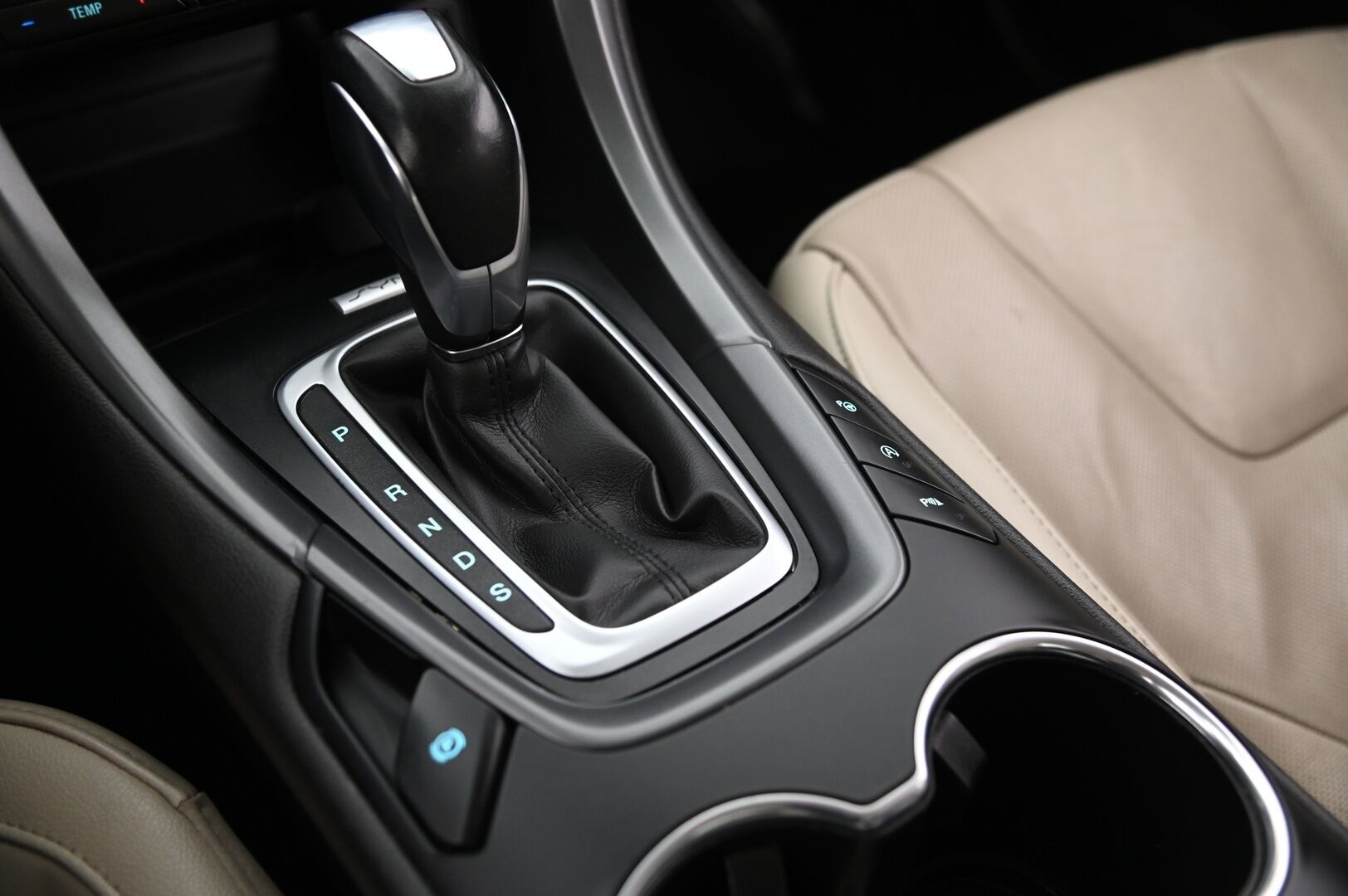 Ford Mondeo 2018 2,0 TDCi 150hv PowerShift Titanium 5D*Vaalea nahkasisuta / Kuskin penkki muistilla / ilmastoidut etuistuimet / Navi* - *Suomi-auto / Juuri tullut / Siisti*