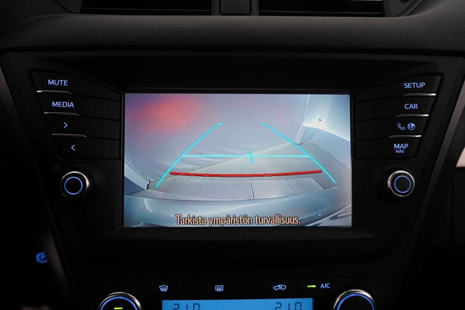 Toyota Avensis 2018 1,8 Valvematic Active Edition Touring Sports Multidrive S *Lohko / Kamera / Vakionopeudensäädin / Navi / Bluetooth* - Suomi-auto / Kahdet OEM Vanteet / Viimeisin huolto 184 tkm