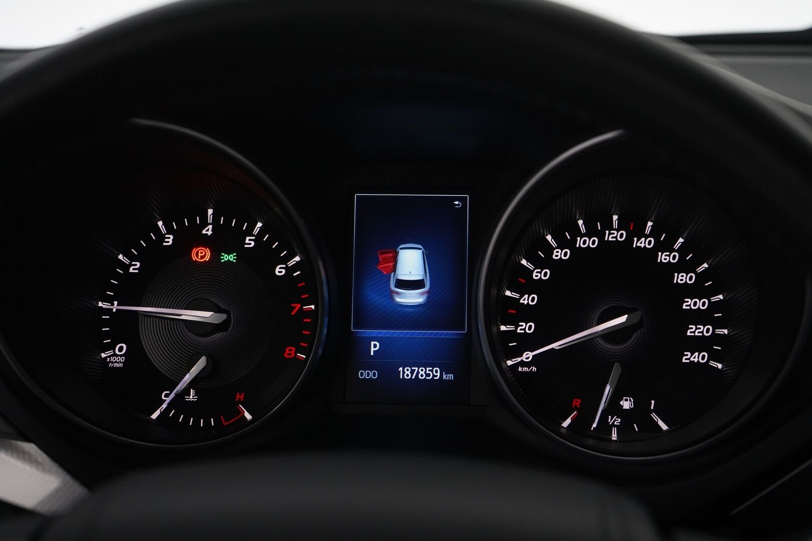 Toyota Avensis 2018 1,8 Valvematic Active Edition Touring Sports Multidrive S *Lohko / Kamera / Vakionopeudensäädin / Navi / Bluetooth* - Suomi-auto / Kahdet OEM Vanteet / Viimeisin huolto 184 tkm