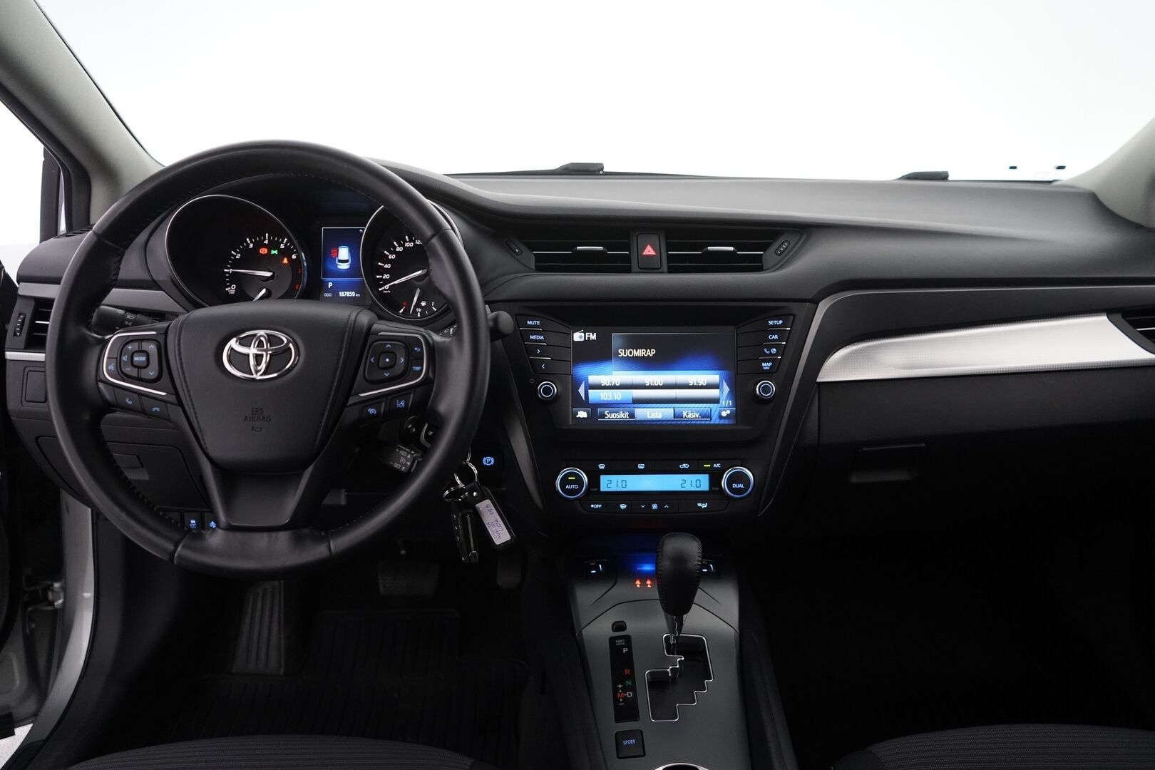 Toyota Avensis 2018 1,8 Valvematic Active Edition Touring Sports Multidrive S *Lohko / Kamera / Vakionopeudensäädin / Navi / Bluetooth* - Suomi-auto / Kahdet OEM Vanteet / Viimeisin huolto 184 tkm