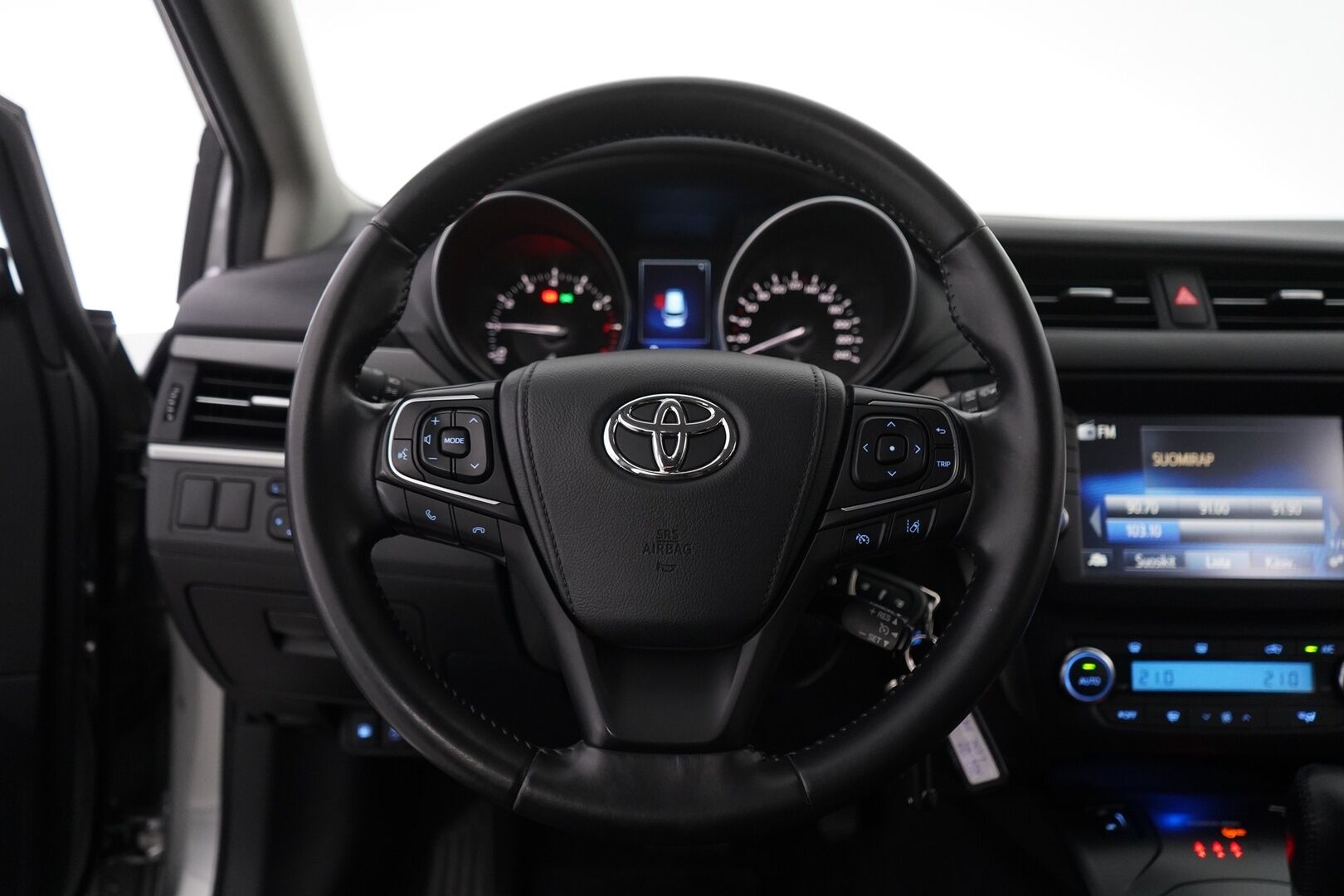 Toyota Avensis 2018 1,8 Valvematic Active Edition Touring Sports Multidrive S *Lohko / Kamera / Vakionopeudensäädin / Navi / Bluetooth* - Suomi-auto / Kahdet OEM Vanteet / Viimeisin huolto 184 tkm