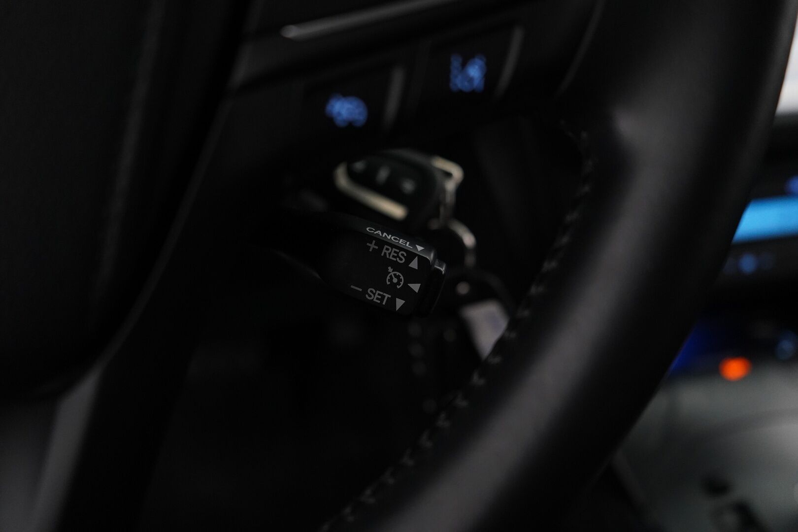 Toyota Avensis 2018 1,8 Valvematic Active Edition Touring Sports Multidrive S *Lohko / Kamera / Vakionopeudensäädin / Navi / Bluetooth* - Suomi-auto / Kahdet OEM Vanteet / Viimeisin huolto 184 tkm
