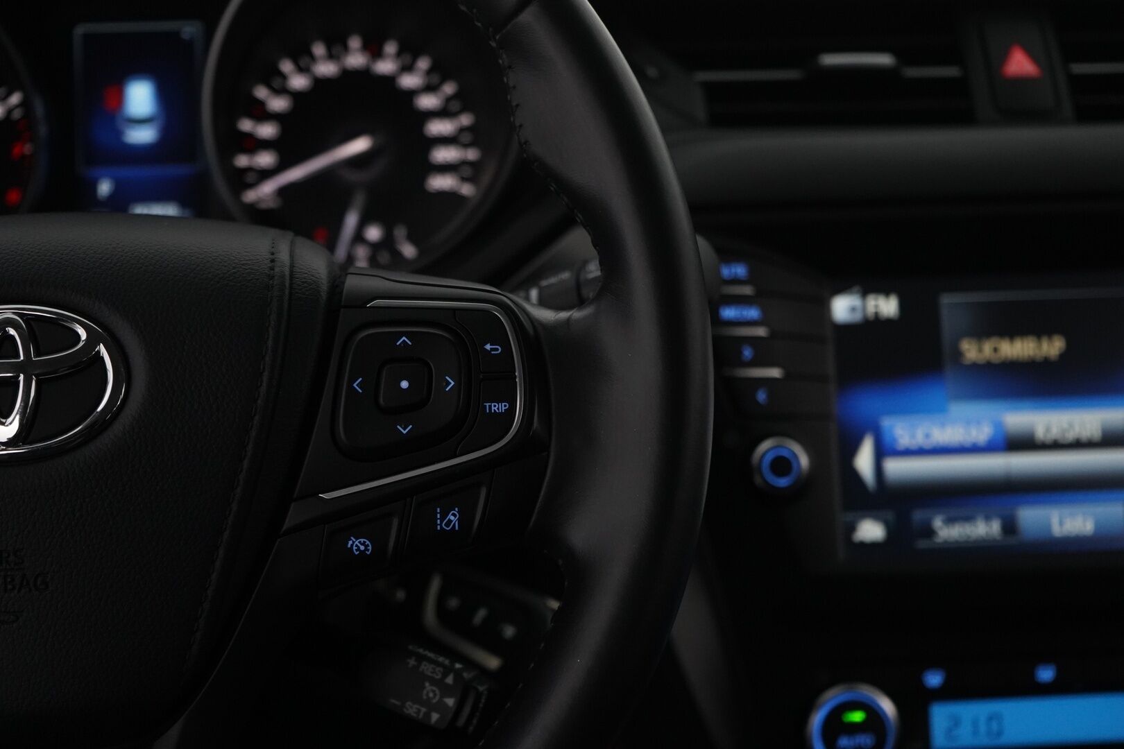Toyota Avensis 2018 1,8 Valvematic Active Edition Touring Sports Multidrive S *Lohko / Kamera / Vakionopeudensäädin / Navi / Bluetooth* - Suomi-auto / Kahdet OEM Vanteet / Viimeisin huolto 184 tkm