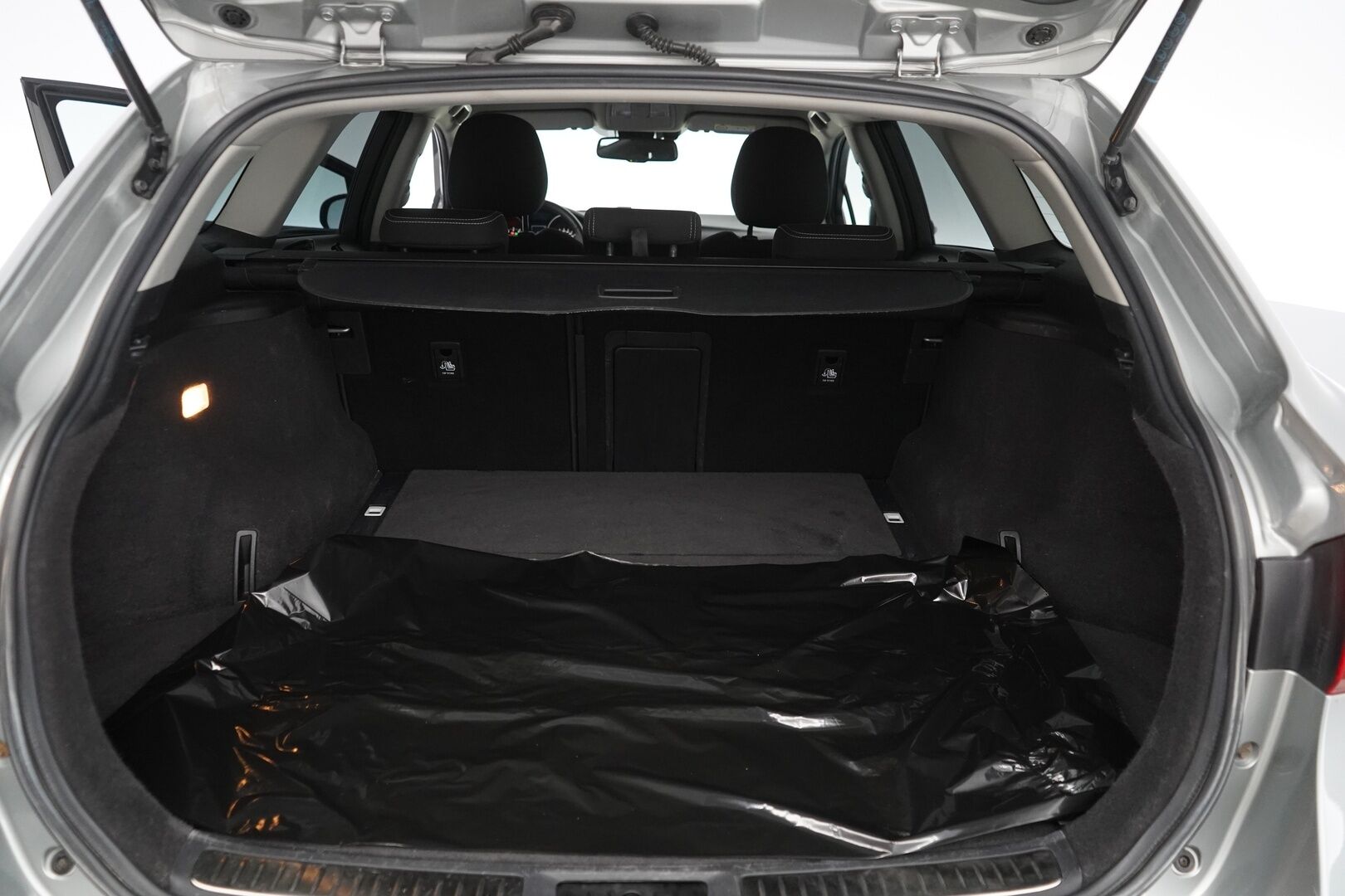 Toyota Avensis 2018 1,8 Valvematic Active Edition Touring Sports Multidrive S *Lohko / Kamera / Vakionopeudensäädin / Navi / Bluetooth* - Suomi-auto / Kahdet OEM Vanteet / Viimeisin huolto 184 tkm