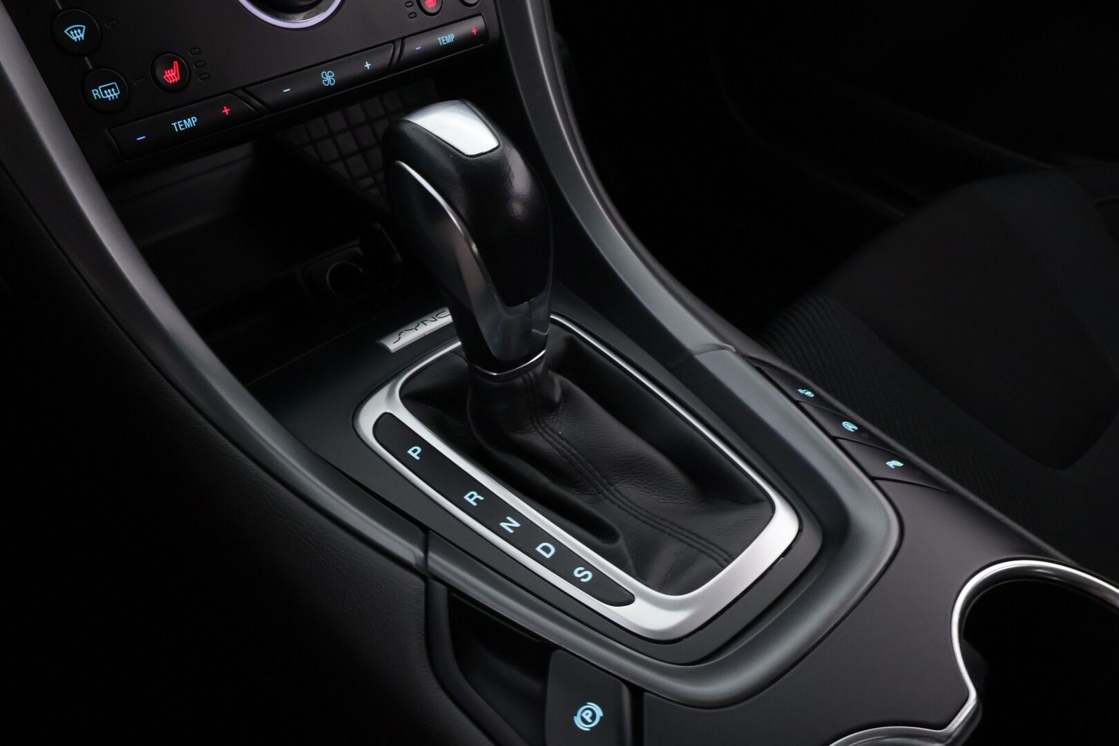 Ford Mondeo 2018 2,0 TDCi 150hv PowerShift Titanium 5D - Suomiauto | Webasto | Dynamic LED | Lämmitettävä Tuulilasi | Muistipenkki | Sony Sound | Huippusiisti!