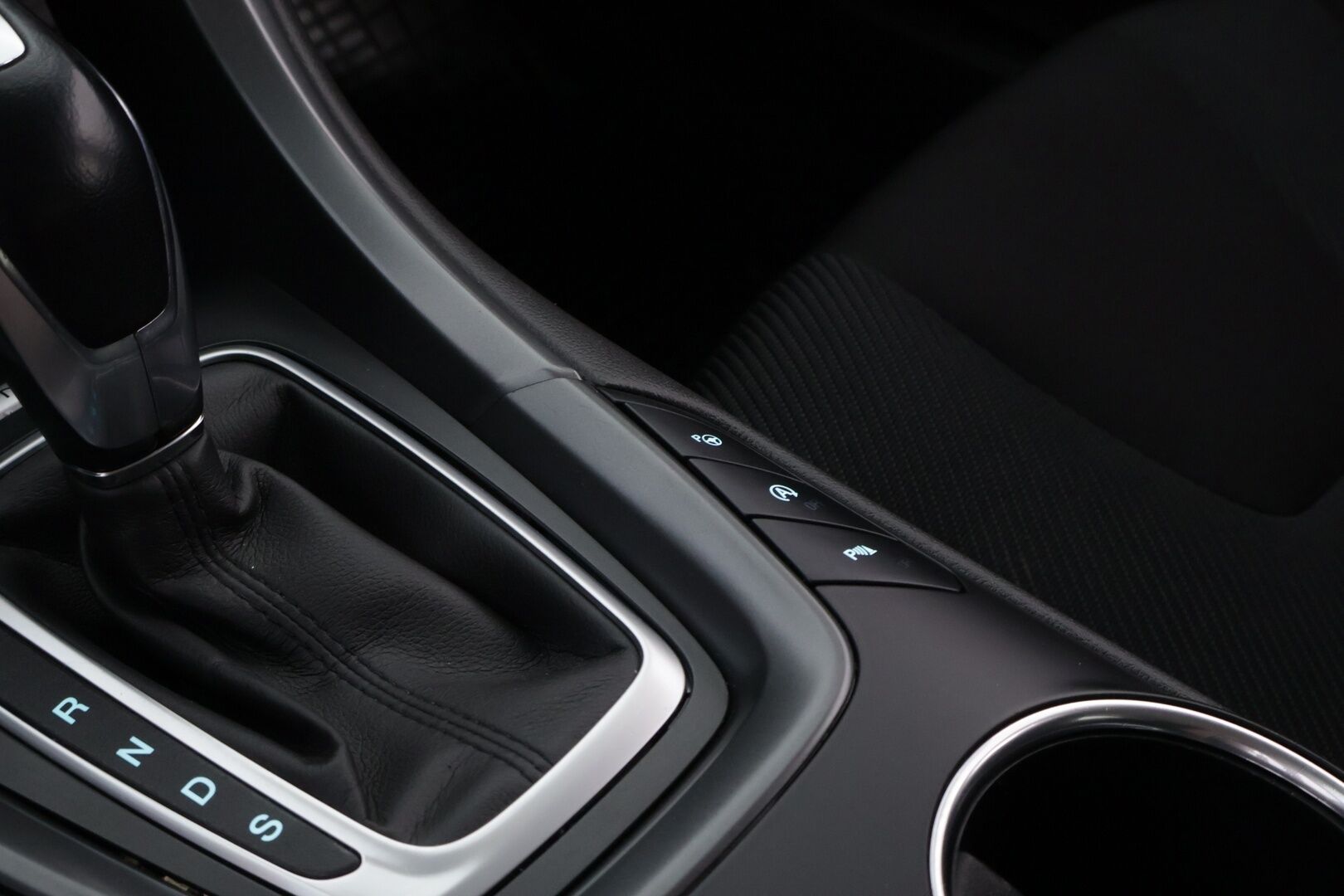 Ford Mondeo 2018 2,0 TDCi 150hv PowerShift Titanium 5D - Suomiauto | Webasto | Dynamic LED | Lämmitettävä Tuulilasi | Muistipenkki | Sony Sound | Huippusiisti!