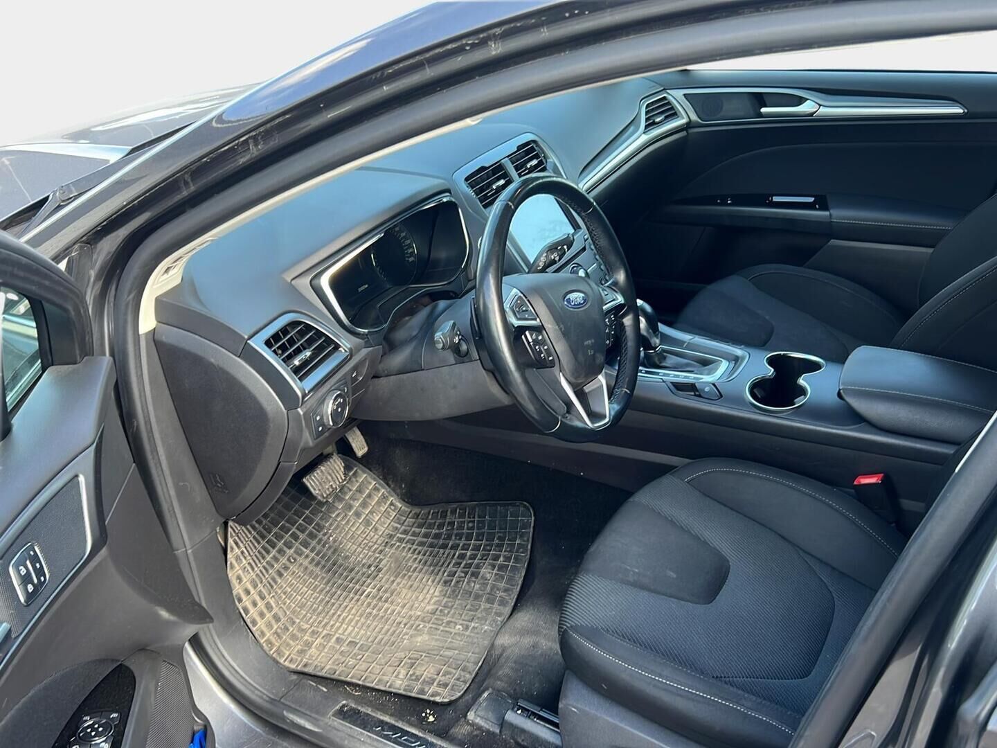 Ford Mondeo 2018 2,0 TDCi 150hv PowerShift Titanium 5D * Suomiauto / Webasto / Dynamic LED / Lämmitettävä Tuulilasi / Muistipenkki - Hyvin varusteltu / Sony Sound / Huippusiisti! - HULLUT AVAJAISHULINAT KORKOTARJOUS 3,29 %