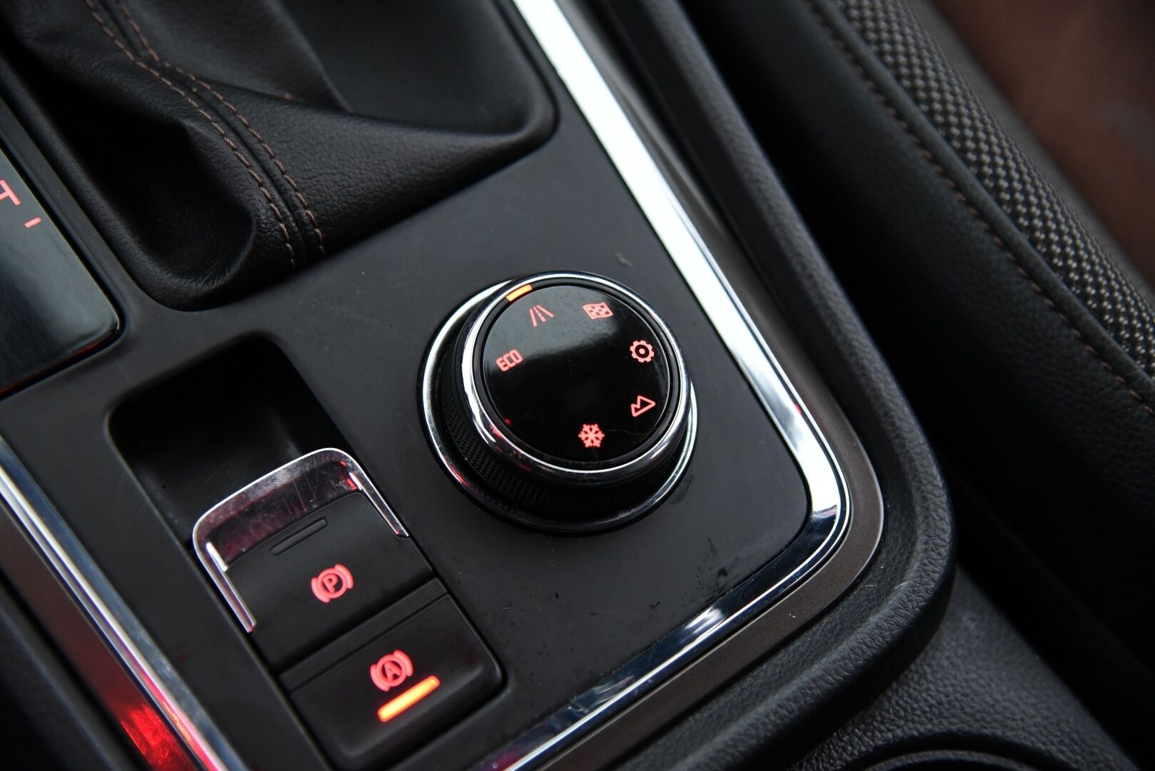 Seat Ateca 2018 2,0 TSI 190 4DRIVE Xcellence DSG / 2-om. Suomi-auto / Adapt. Vak. / Webasto / Koukku / Nahka-alcantara / - Suomi.Auto / PA-Lämmitin / Keyless / 360-Kamera / LED-Ajovalot