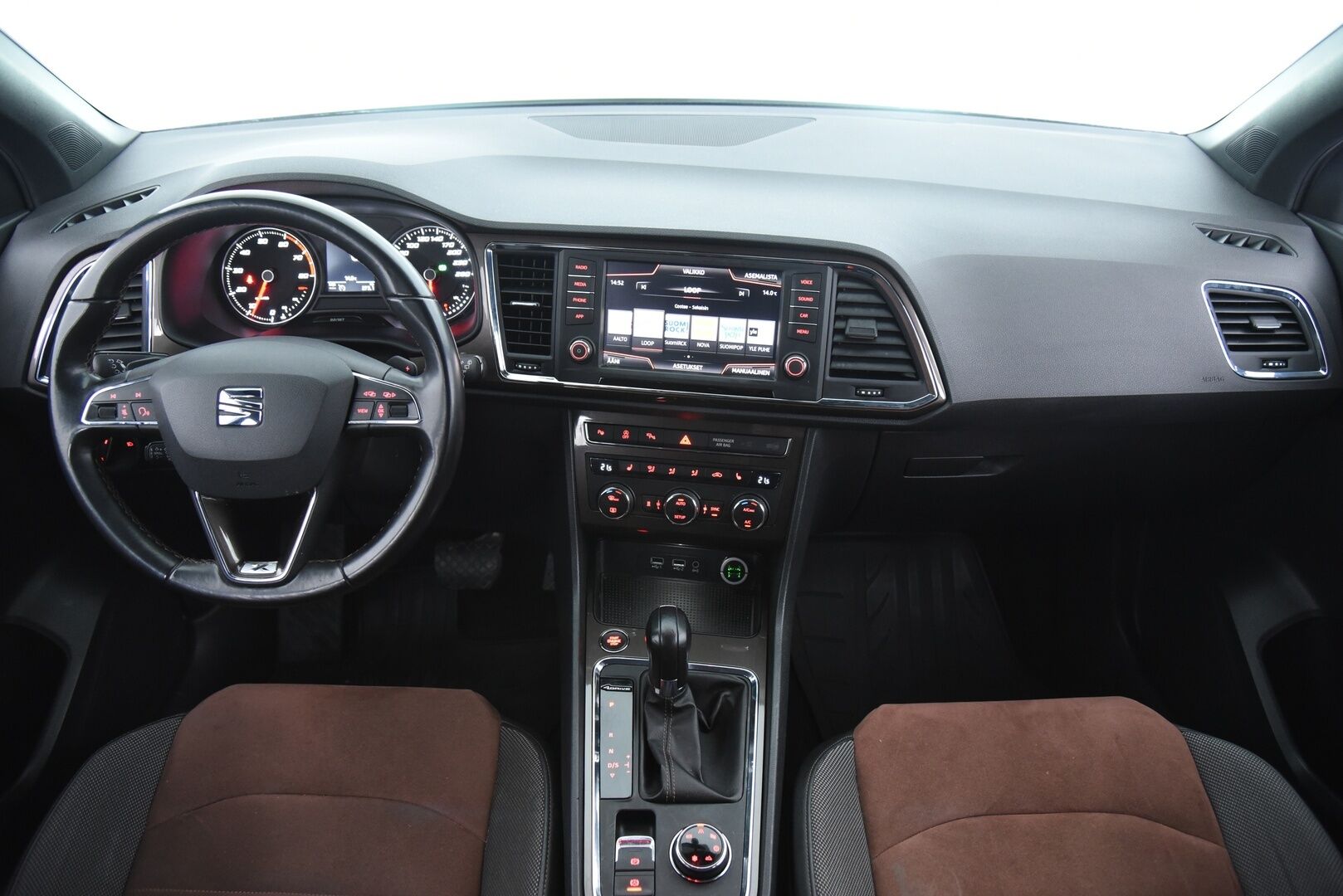 Seat Ateca 2018 2,0 TSI 190 4DRIVE Xcellence DSG / 2-om. Suomi-auto / Adapt. Vak. / Webasto / Koukku / Nahka-alcantara / - Suomi.Auto / PA-Lämmitin / Keyless / 360-Kamera / LED-Ajovalot