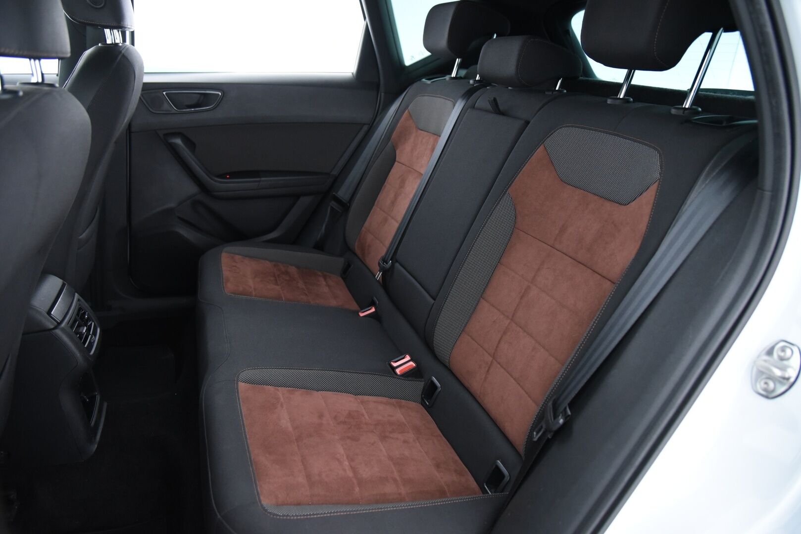 Seat Ateca 2018 2,0 TSI 190 4DRIVE Xcellence DSG / 2-om. Suomi-auto / Adapt. Vak. / Webasto / Koukku / Nahka-alcantara / - Suomi.Auto / PA-Lämmitin / Keyless / 360-Kamera / LED-Ajovalot