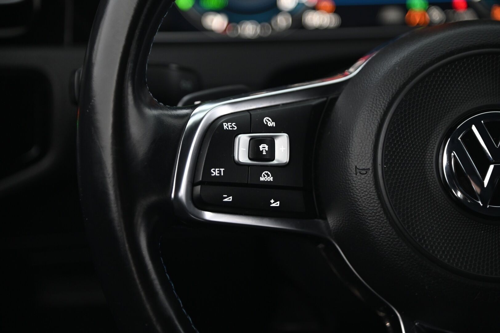 Volkswagen Golf 2018 GTE Plug-In Hybrid 150 kW (204 hv) DSG *Webasto / Acc / Digimittaristo / P.kamera / Koukku / Navi* - Paremmat penkit! / Todella näyttävä yksilö* - Osta nyt, maksa vasta ensi vuonna