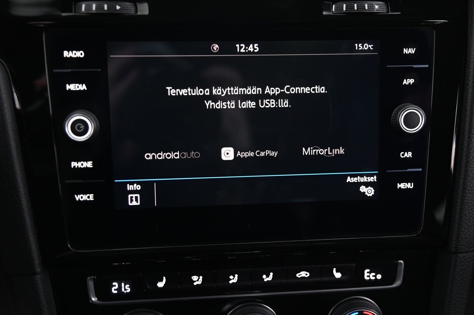 Volkswagen Golf 2018 GTE Plug-In Hybrid 150 kW (204 hv) DSG *Webasto / Acc / Digimittaristo / P.kamera / Koukku / Navi* - Paremmat penkit! / Todella näyttävä yksilö* - Osta nyt, maksa vasta ensi vuonna