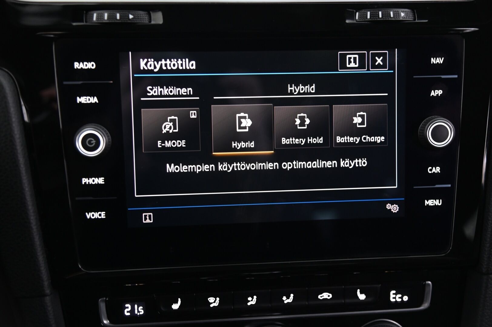 Volkswagen Golf 2018 GTE Plug-In Hybrid 150 kW (204 hv) DSG *Webasto / Acc / Digimittaristo / P.kamera / Koukku / Navi* - Paremmat penkit! / Todella näyttävä yksilö* - Osta nyt, maksa vasta ensi vuonna