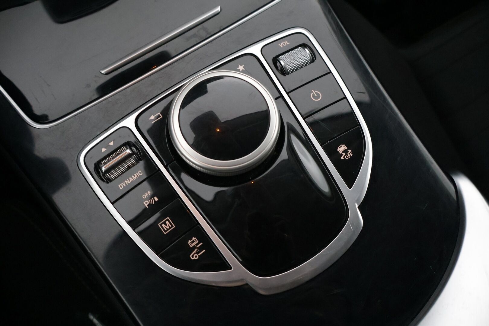 Mercedes-Benz GLC 2018 350 e 4Matic A Premium Business AMG *MYYDÄÄN HUUTOKAUPAT.COM* - Myydään huutokaupat.comissa / Koukku / Sähkökontti / IHC+