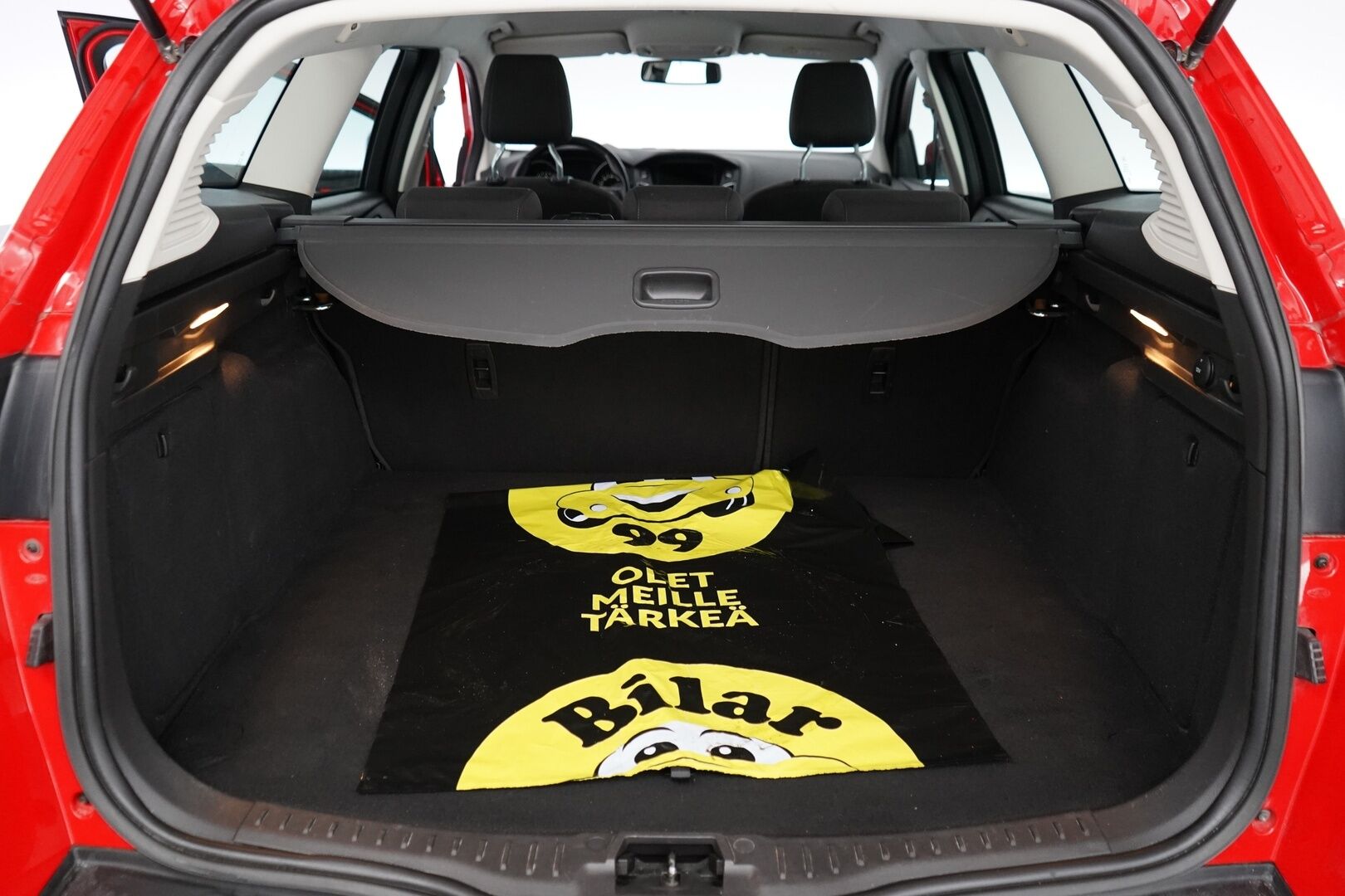 Ford Focus 2018 1,0 EcoBoost 125 hv Start/Stop M6 Titanium Wagon *Koukku / Kamera / Navi / Keyless* - Suomi-auto / Juuri huollettu / Lämmitettävä tuulilasi / Kahdet renkaat Fordin vanteilla