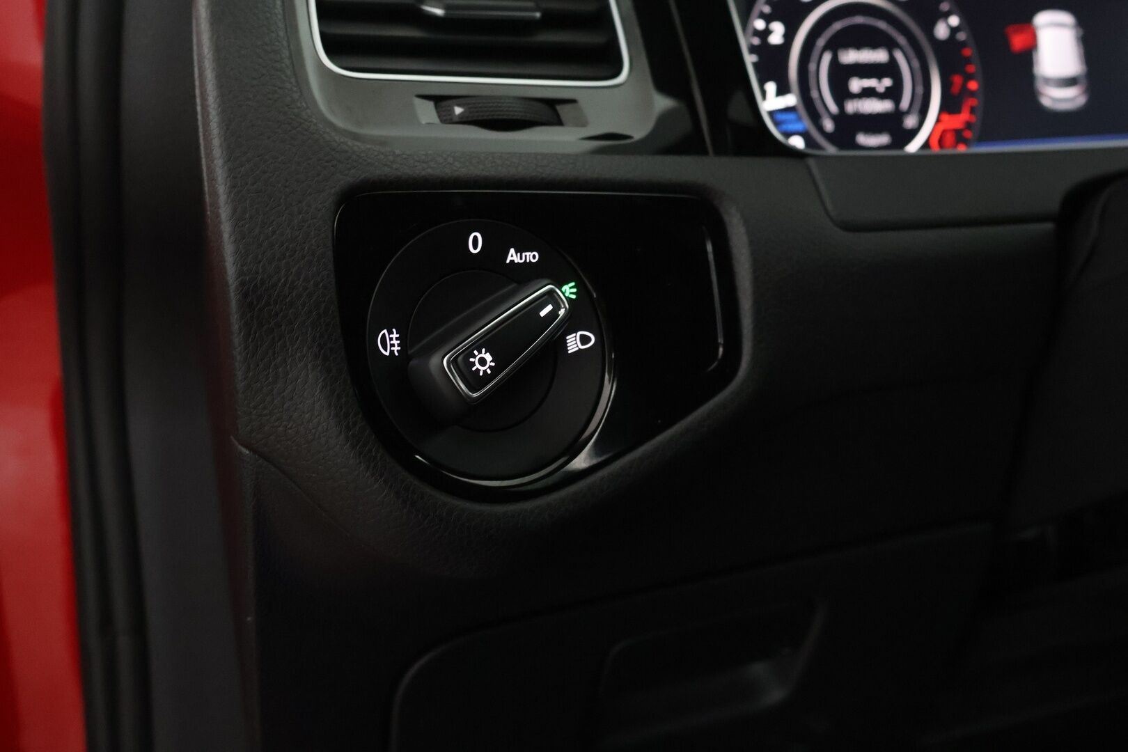 Volkswagen Golf 2018 R 2,0 TSI 228 kW (310 hv) 4MOTION DSG-aut - ACC | Dynaudio | Keyless | BLIS | P. Kamera | Lohko + sisä | Digimittaristo
