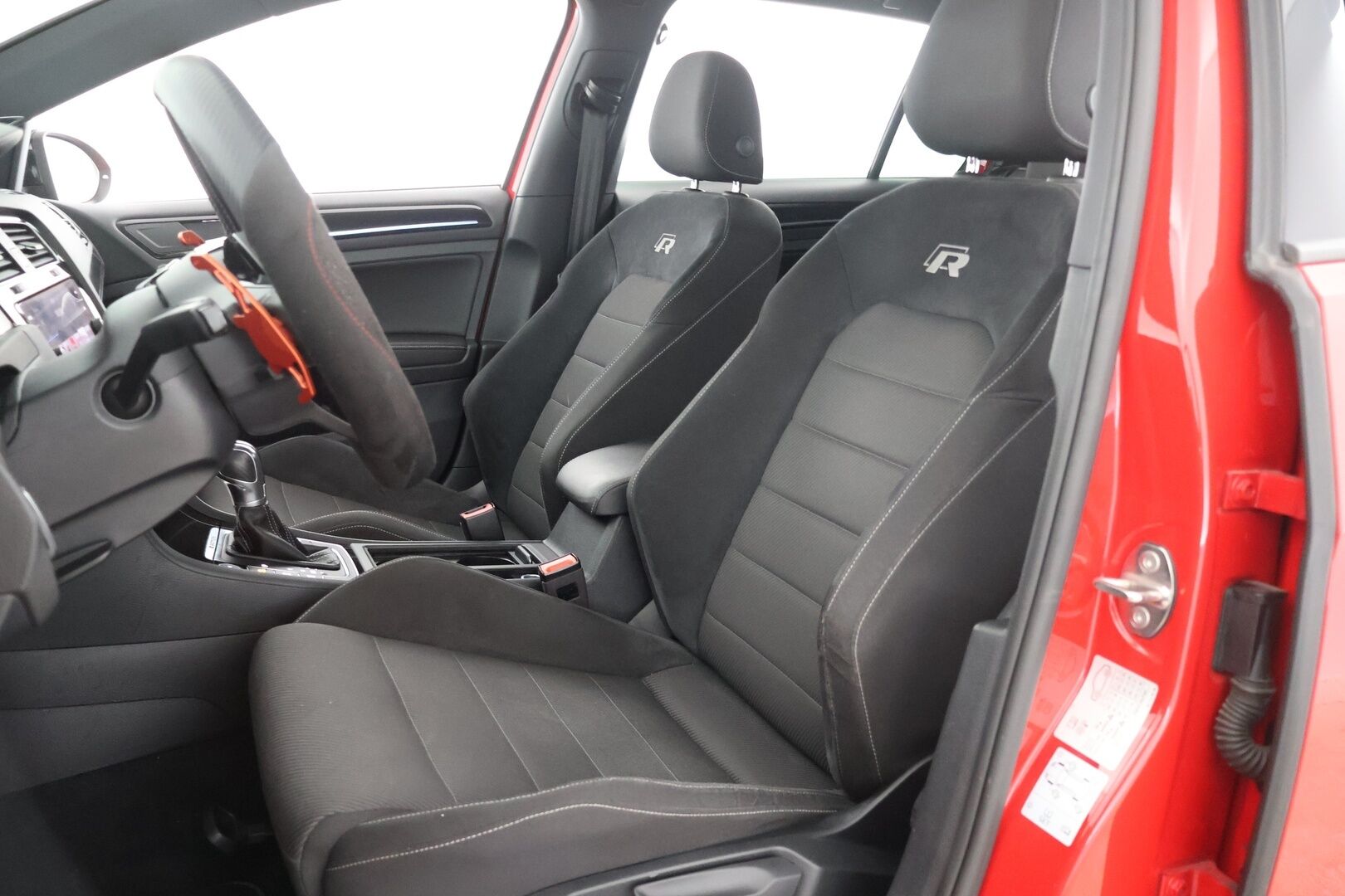 Volkswagen Golf 2018 R 2,0 TSI 228 kW (310 hv) 4MOTION DSG-aut - ACC | Dynaudio | Keyless | BLIS | P. Kamera | Lohko + sisä | Digimittaristo