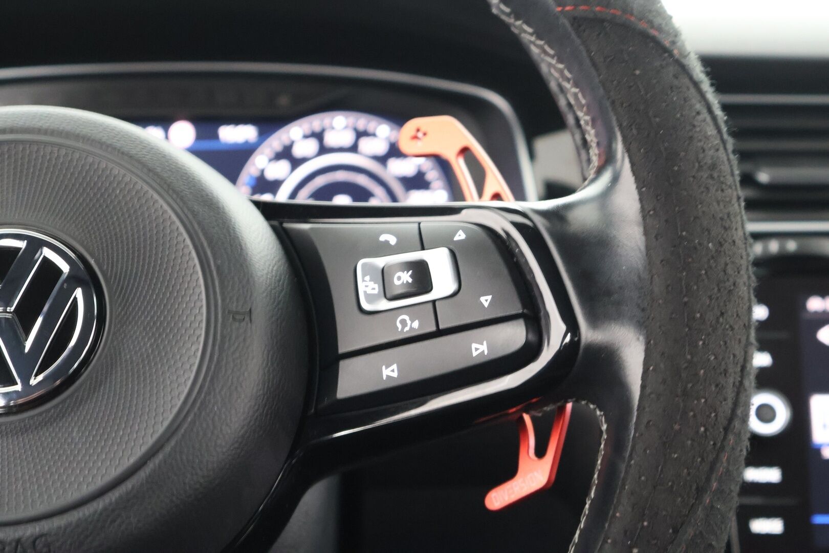 Volkswagen Golf 2018 R 2,0 TSI 228 kW (310 hv) 4MOTION DSG-aut - ACC | Dynaudio | Keyless | BLIS | P. Kamera | Lohko + sisä | Digimittaristo