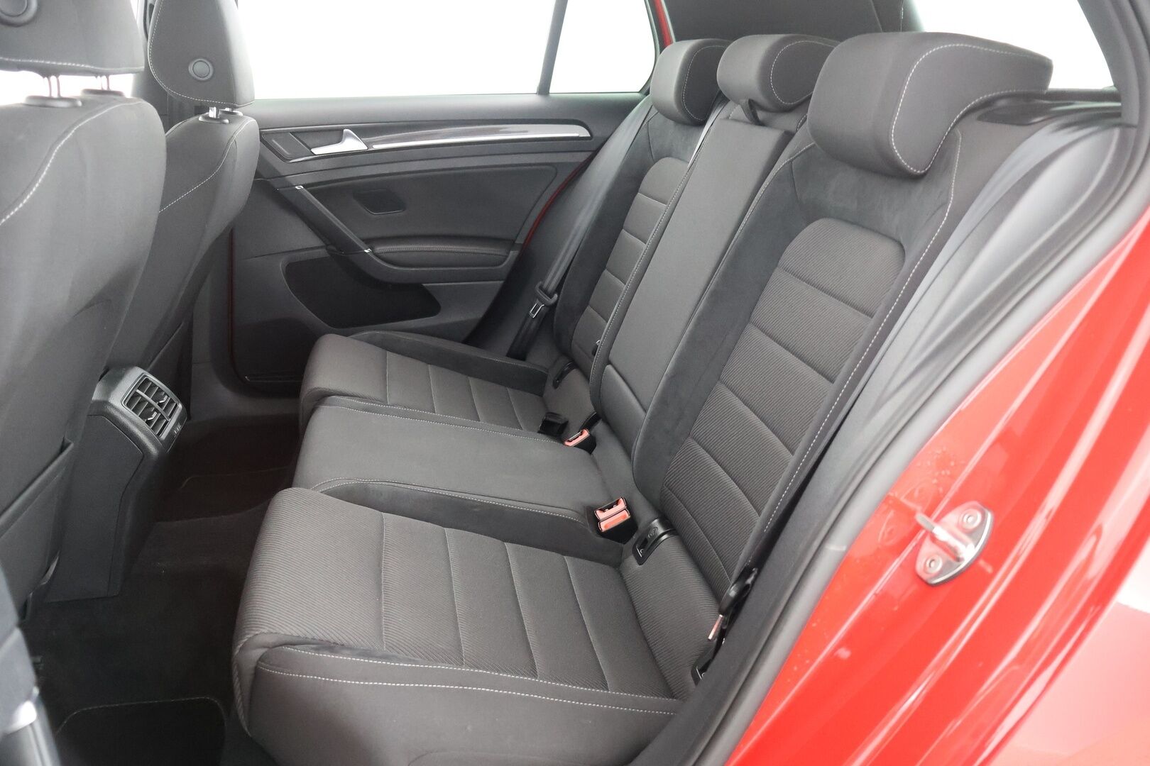 Volkswagen Golf 2018 R 2,0 TSI 228 kW (310 hv) 4MOTION DSG-aut - ACC | Dynaudio | Keyless | BLIS | P. Kamera | Lohko + sisä | Digimittaristo