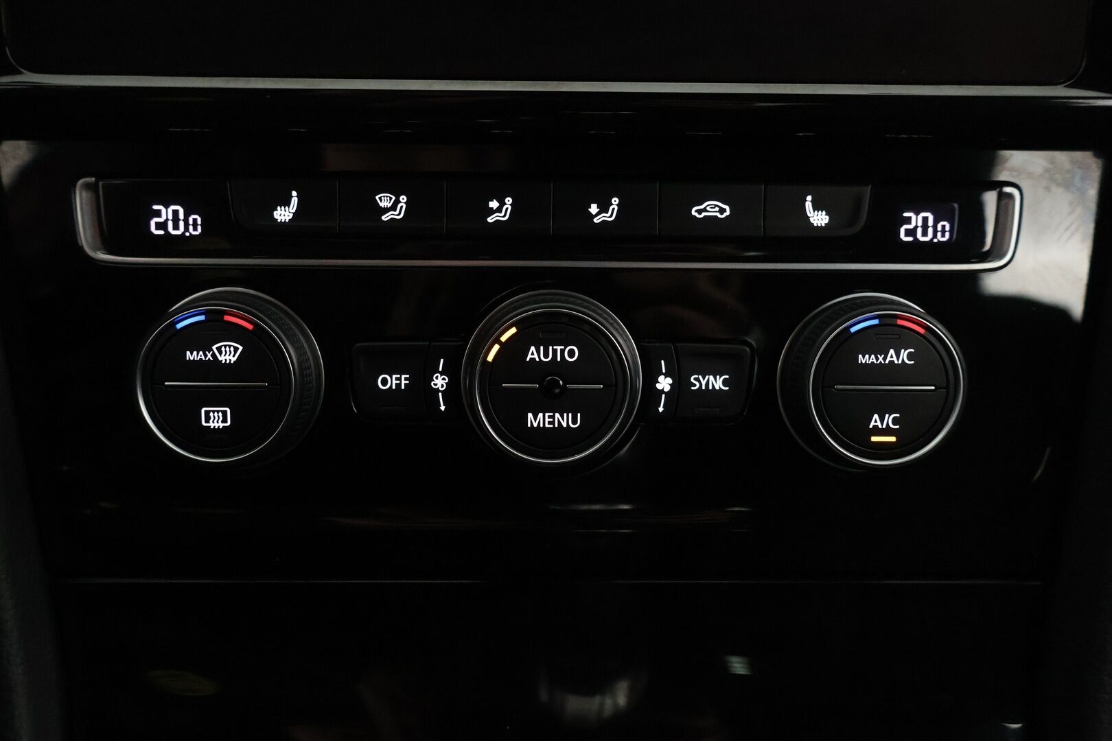 Volkswagen Golf 2018 R 2,0 TSI 228 kW (310 hv) 4MOTION DSG-aut - ACC | Dynaudio | Keyless | BLIS | P. Kamera | Lohko + sisä | Digimittaristo