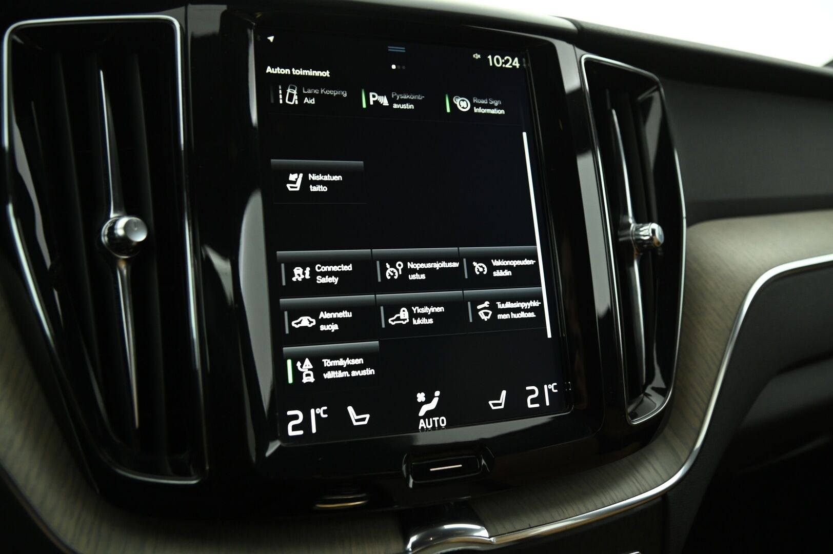 Volvo XC60 2018 T8 AWD Inscription aut *VOC / ACC / Pilot assist / Panorama / Ilma-alusta / Nahat* - Upea taivaansininen väri / Tasainen kyyti ilma-alustalla!