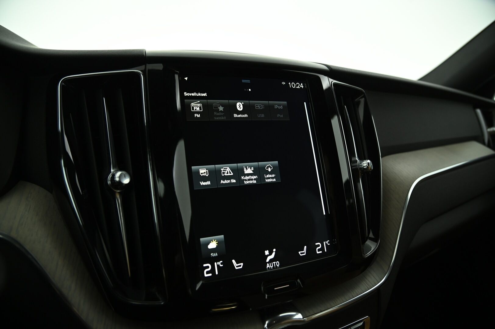 Volvo XC60 2018 T8 AWD Inscription aut *VOC / ACC / Pilot assist / Panorama / Ilma-alusta / Nahat* - Upea taivaansininen väri / Tasainen kyyti ilma-alustalla!