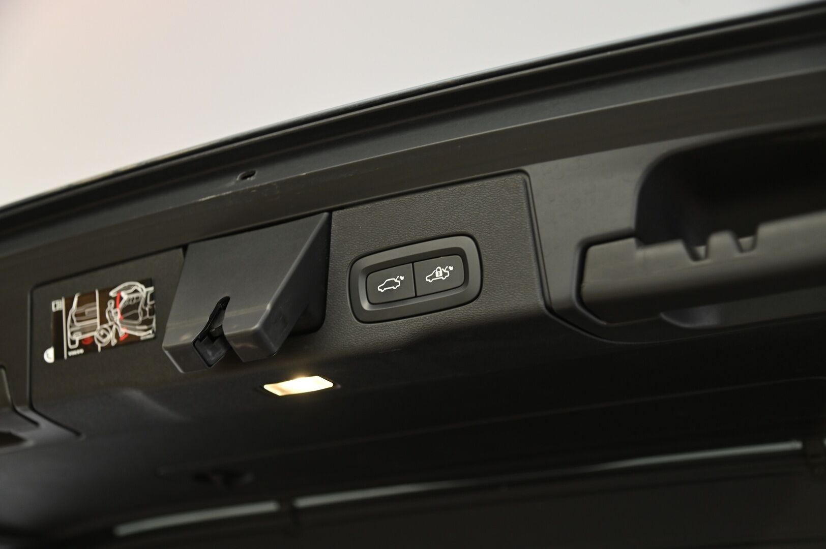 Volvo XC60 2018 T8 AWD Inscription aut *VOC / ACC / Pilot assist / Panorama / Ilma-alusta / Nahat* - Upea taivaansininen väri / Tasainen kyyti ilma-alustalla!