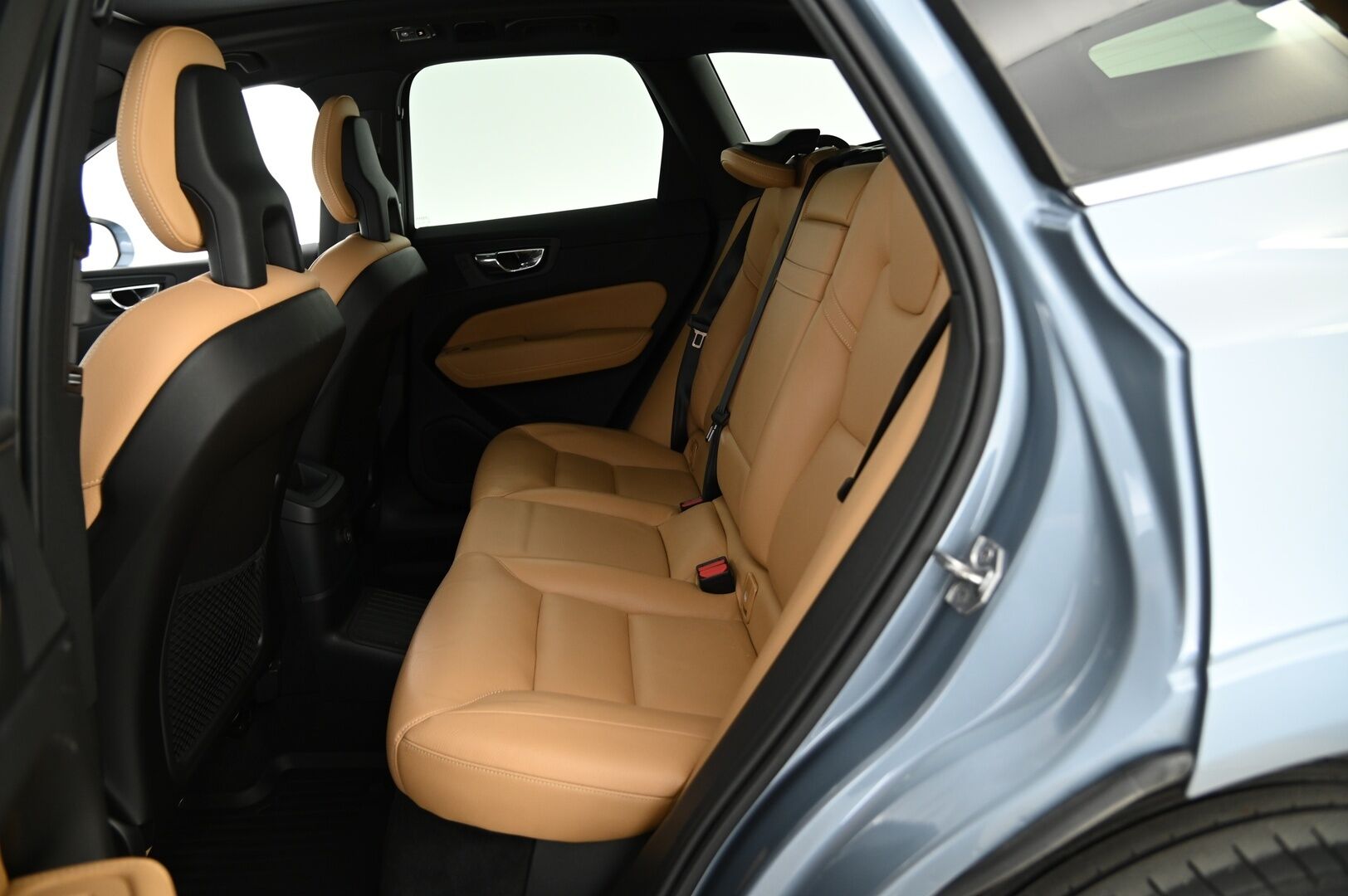 Volvo XC60 2018 T8 AWD Inscription aut *VOC / ACC / Pilot assist / Panorama / Ilma-alusta / Nahat* - Upea taivaansininen väri / Tasainen kyyti ilma-alustalla!