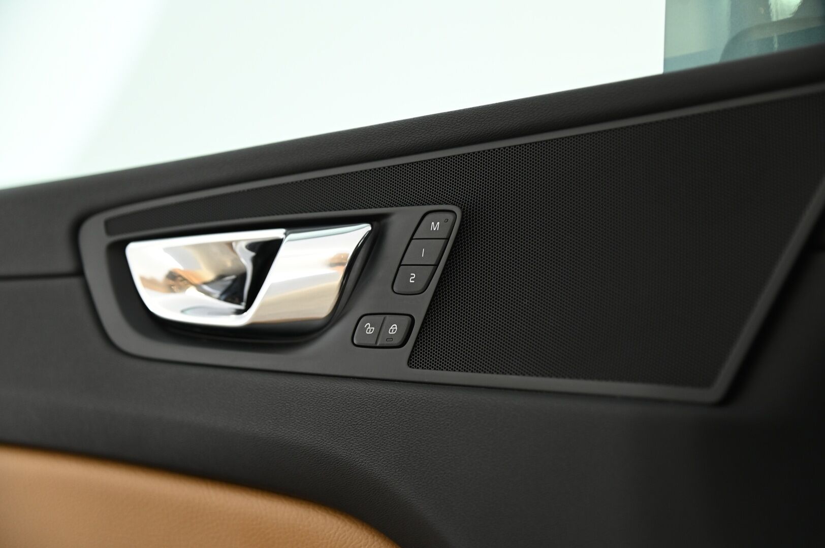 Volvo XC60 2018 T8 AWD Inscription aut *VOC / ACC / Pilot assist / Panorama / Ilma-alusta / Nahat* - Upea taivaansininen väri / Tasainen kyyti ilma-alustalla!