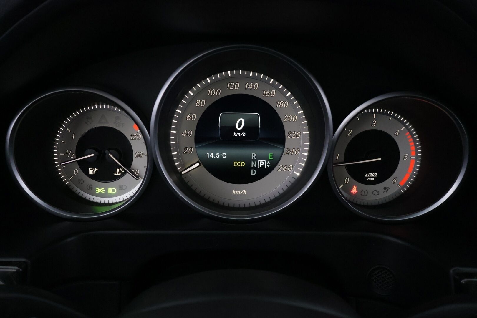 Mercedes-Benz E 2015 250 CDI T 4Matic A Premium Avantgarde Farmari *Webasto / Panorama / Harman&Kardon / Distronic+ / Ilma-alusta / Koukku / Ortopedi+Ilmastoidut penkit* - * Kahdet renkaat alumiinivantein / Ilman Adblue järjestelmää * - HULLU BLACKWEEK KORKOTARJOUS 2,49%