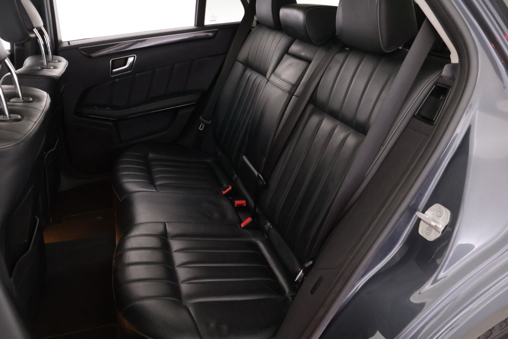 Mercedes-Benz E 2015 250 CDI T 4Matic A Premium Avantgarde Farmari *Webasto / Panorama / Harman&Kardon / Distronic+ / Ilma-alusta / Koukku / Ortopedi+Ilmastoidut penkit* - * Kahdet renkaat alumiinivantein / Ilman Adblue järjestelmää * - HULLU BLACKWEEK KORKOTARJOUS 2,49%