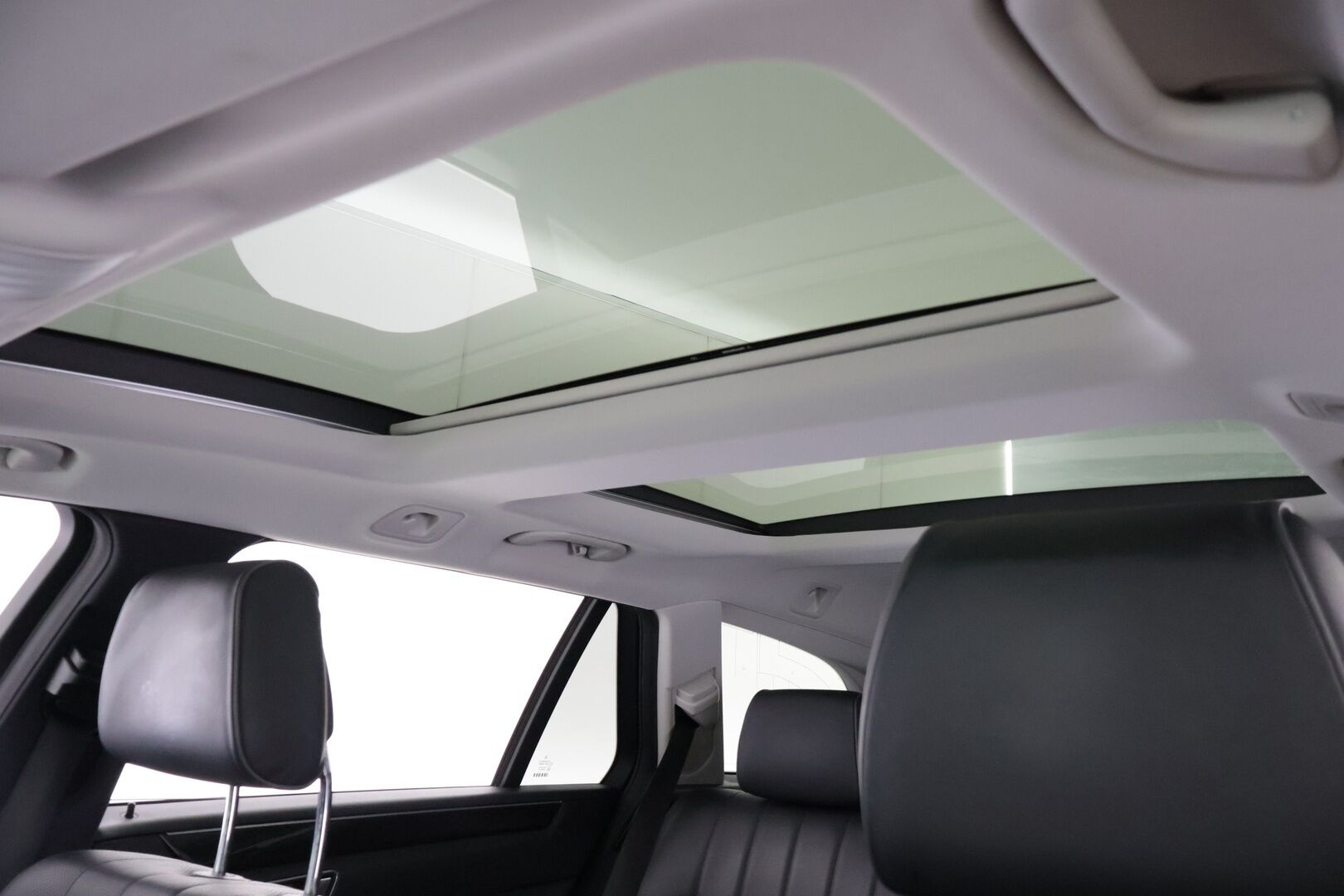 Mercedes-Benz E 2015 250 CDI T 4Matic A Premium Avantgarde Farmari *Webasto / Panorama / Harman&Kardon / Distronic+ / Ilma-alusta / Koukku / Ortopedi+Ilmastoidut penkit* - * Kahdet renkaat alumiinivantein / Ilman Adblue järjestelmää * - HULLU BLACKWEEK KORKOTARJOUS 2,49%