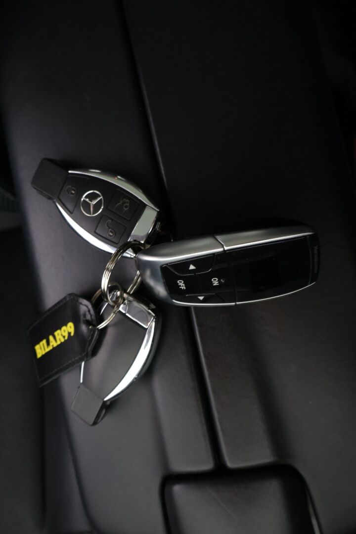 Mercedes-Benz E 2015 250 CDI T 4Matic A Premium Avantgarde Farmari *Webasto / Panorama / Harman&Kardon / Distronic+ / Ilma-alusta / Koukku / Ortopedi+Ilmastoidut penkit* - * Kahdet renkaat alumiinivantein / Ilman Adblue järjestelmää * - HULLU BLACKWEEK KORKOTARJOUS 2,49%