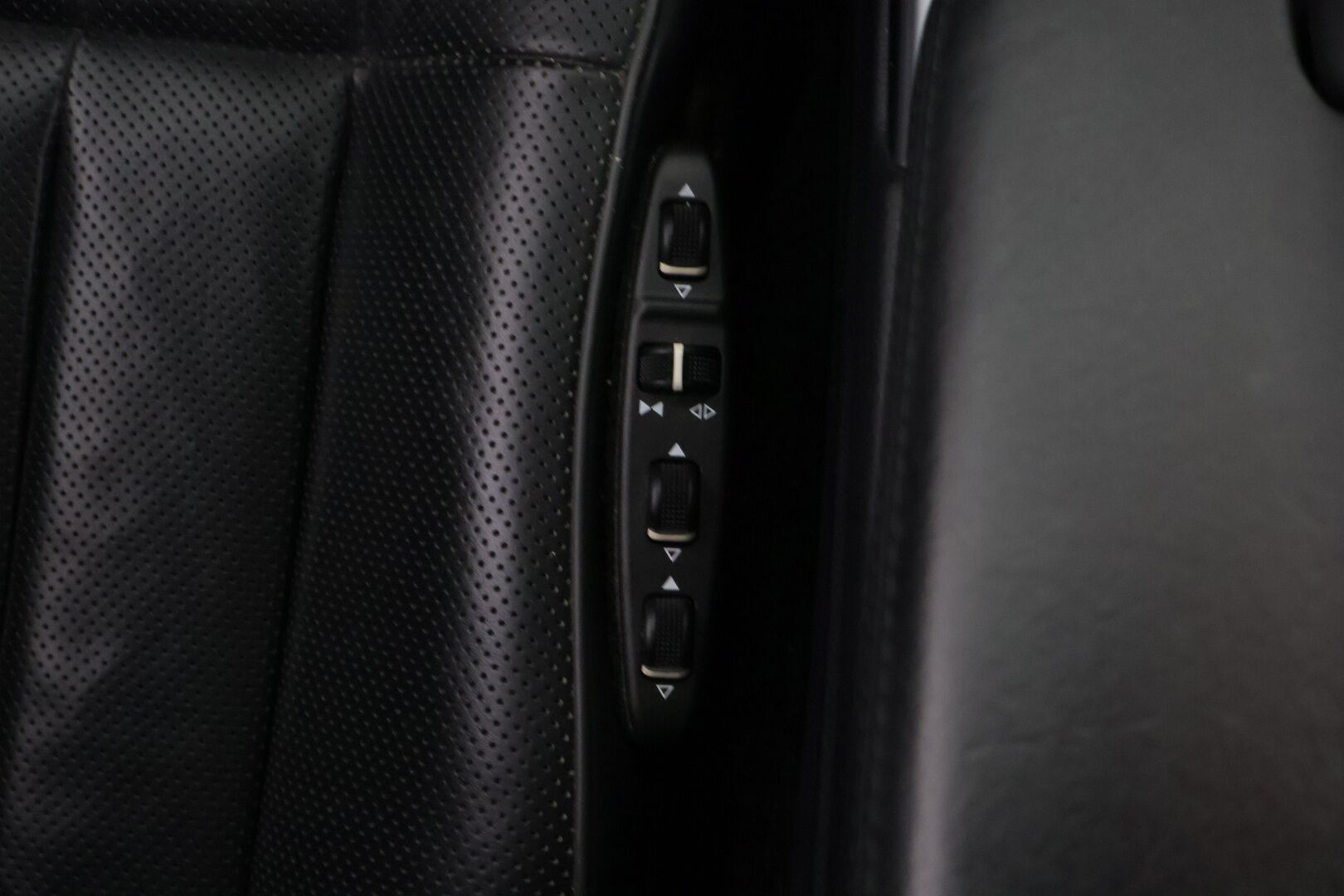 Mercedes-Benz E 2015 250 CDI T 4Matic A Premium Avantgarde Farmari *Webasto / Panorama / Harman&Kardon / Distronic+ / Ilma-alusta / Koukku / Ortopedi+Ilmastoidut penkit* - * Kahdet renkaat alumiinivantein / Ilman Adblue järjestelmää * - HULLU BLACKWEEK KORKOTARJOUS 2,49%