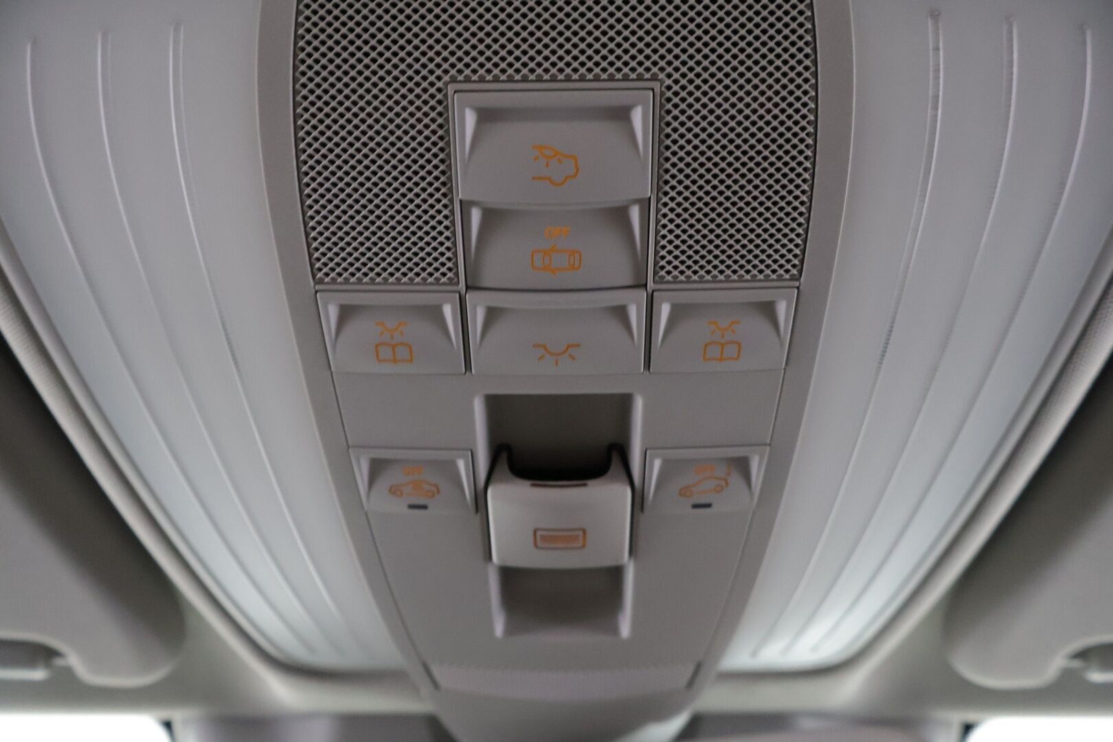 Mercedes-Benz E 2015 250 CDI T 4Matic A Premium Avantgarde Farmari *Webasto / Panorama / Harman&Kardon / Distronic+ / Ilma-alusta / Koukku / Ortopedi+Ilmastoidut penkit* - * Kahdet renkaat alumiinivantein / Ilman Adblue järjestelmää * - HULLU BLACKWEEK KORKOTARJOUS 2,49%