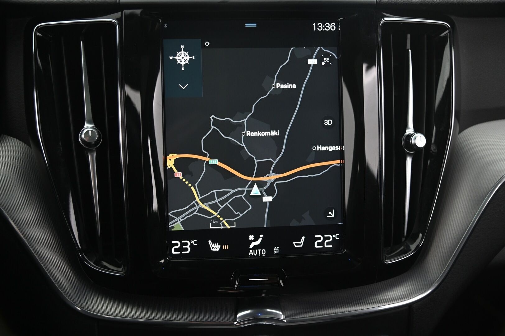 Volvo XC60 2018 T8 AWD R-Design aut / VOC / ACC / Panorama / Vetokoukku / P-kamera / Crystal gearknob* - *Huippuvarusteltu / Hyvin huollettu ja jakohihna vaihdettu*