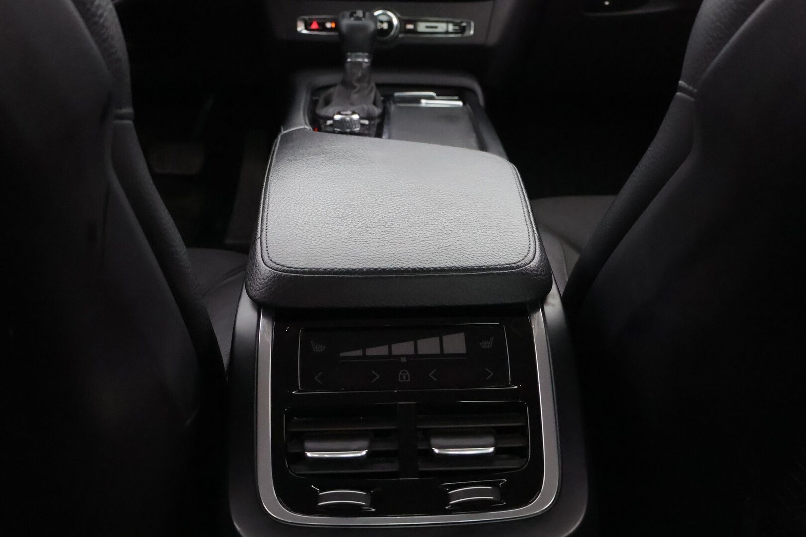 Volvo S90 2018 D4 Business Plus aut - Suomiauto / Webasto / Adapt.Vakkari / Puolinahkasisusta / Navi / Apple&Android / Ratinlämmitys / Adapt.LED / KeylessGo / Jakopää tehty!