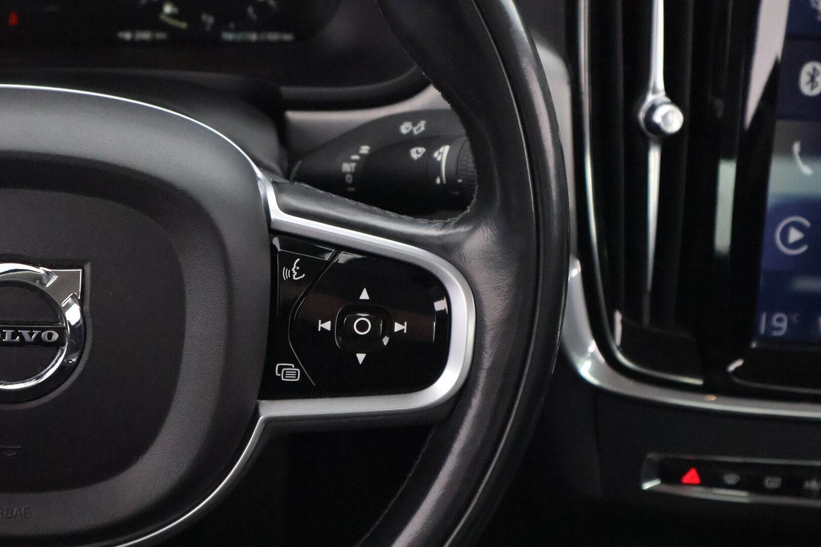 Volvo S90 2018 D4 Business Plus aut - Suomiauto / Webasto / Adapt.Vakkari / Puolinahkasisusta / Navi / Apple&Android / Ratinlämmitys / Adapt.LED / KeylessGo / Jakopää tehty!